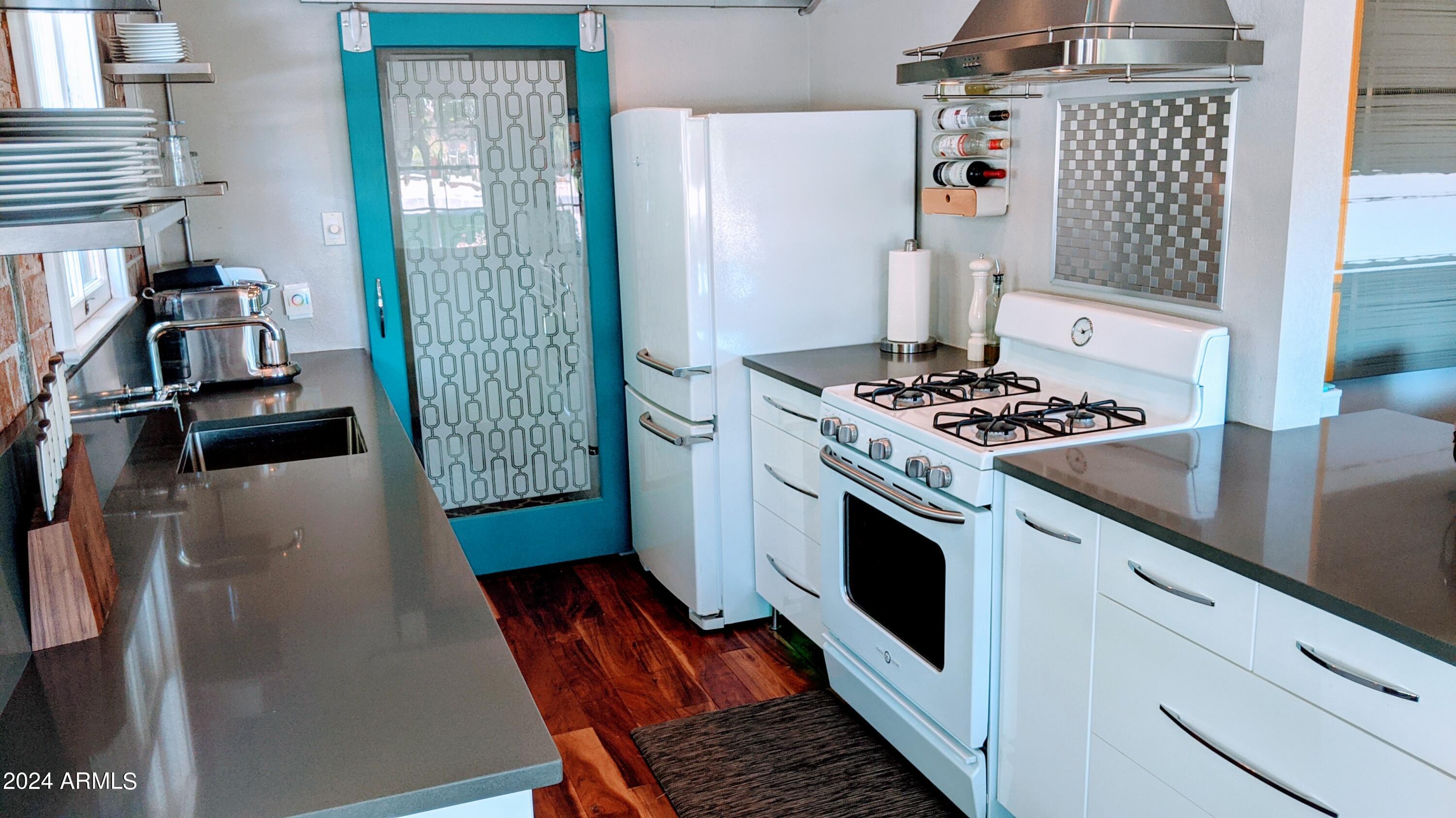 122 W PIERSON Street