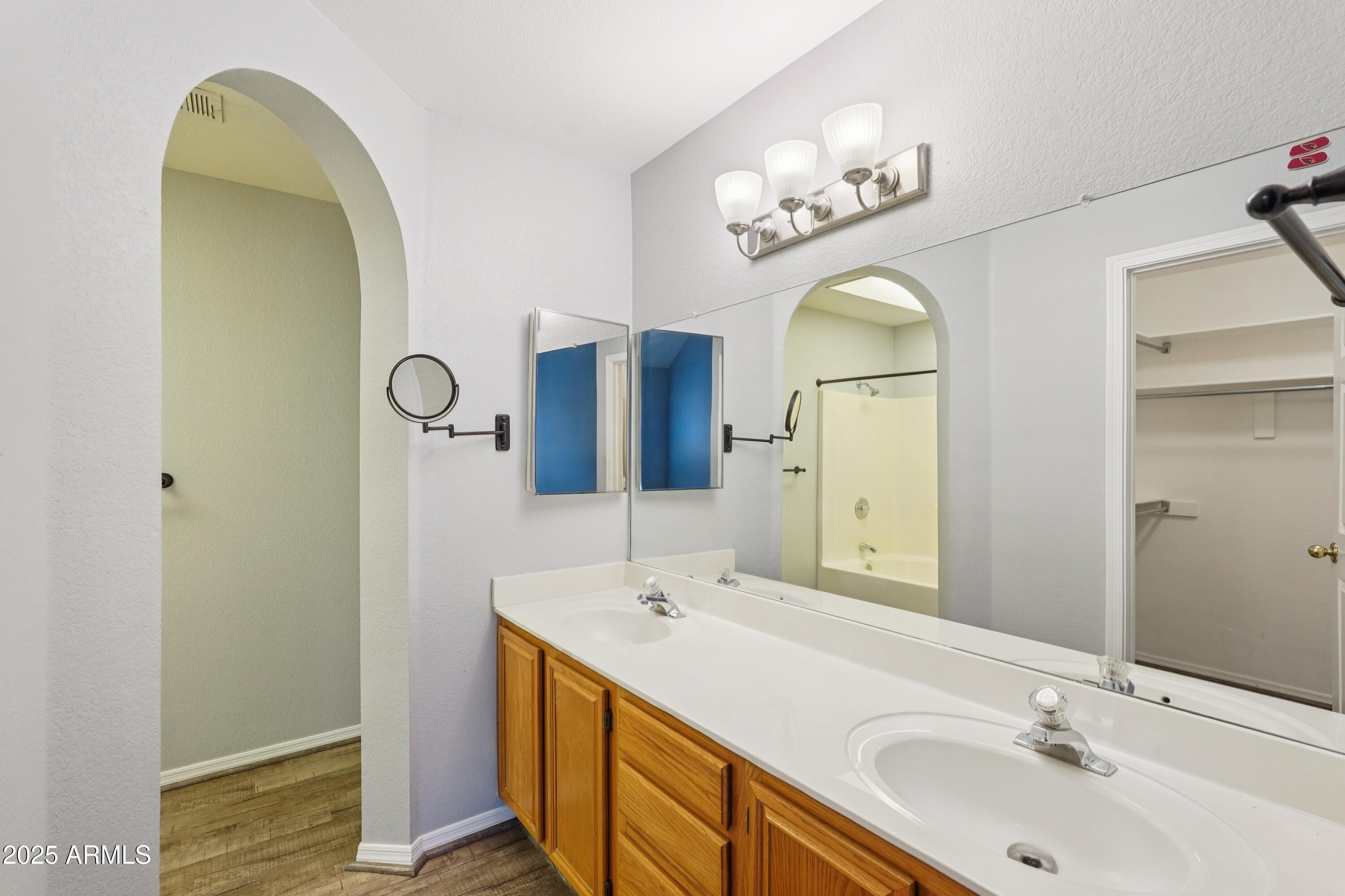 1001 N PASADENA Street, 160