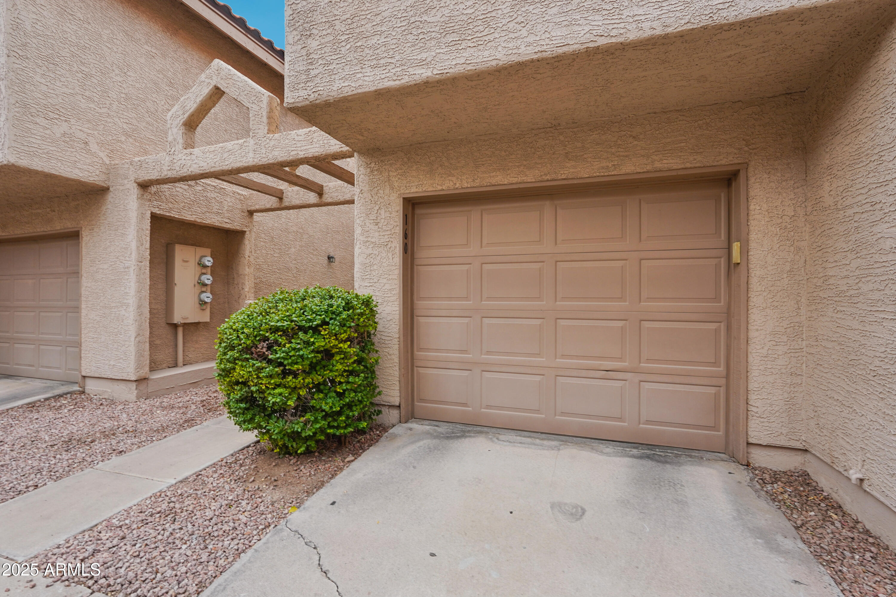 1001 N PASADENA Street, 160