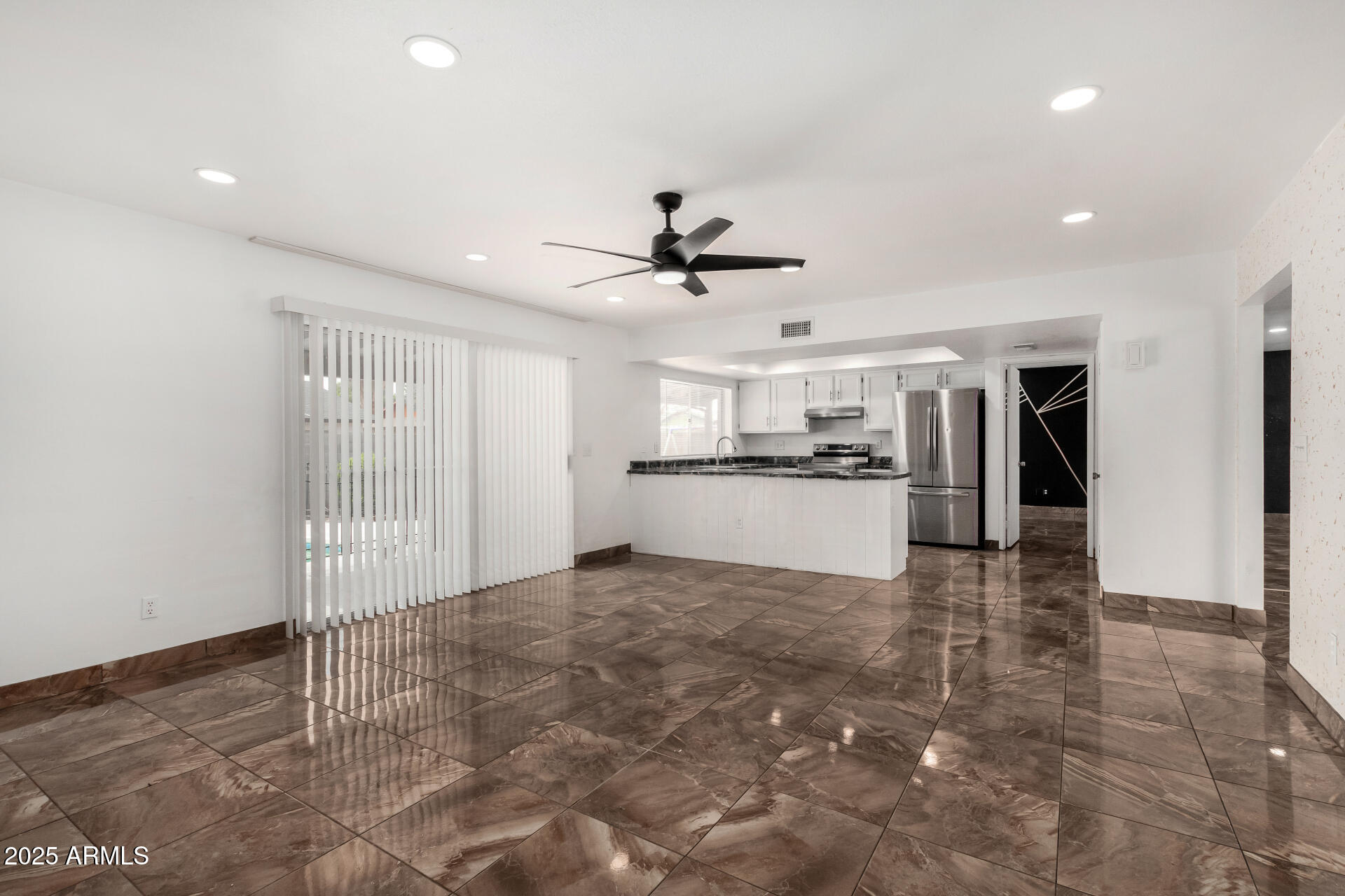 4141 W DIANA Avenue