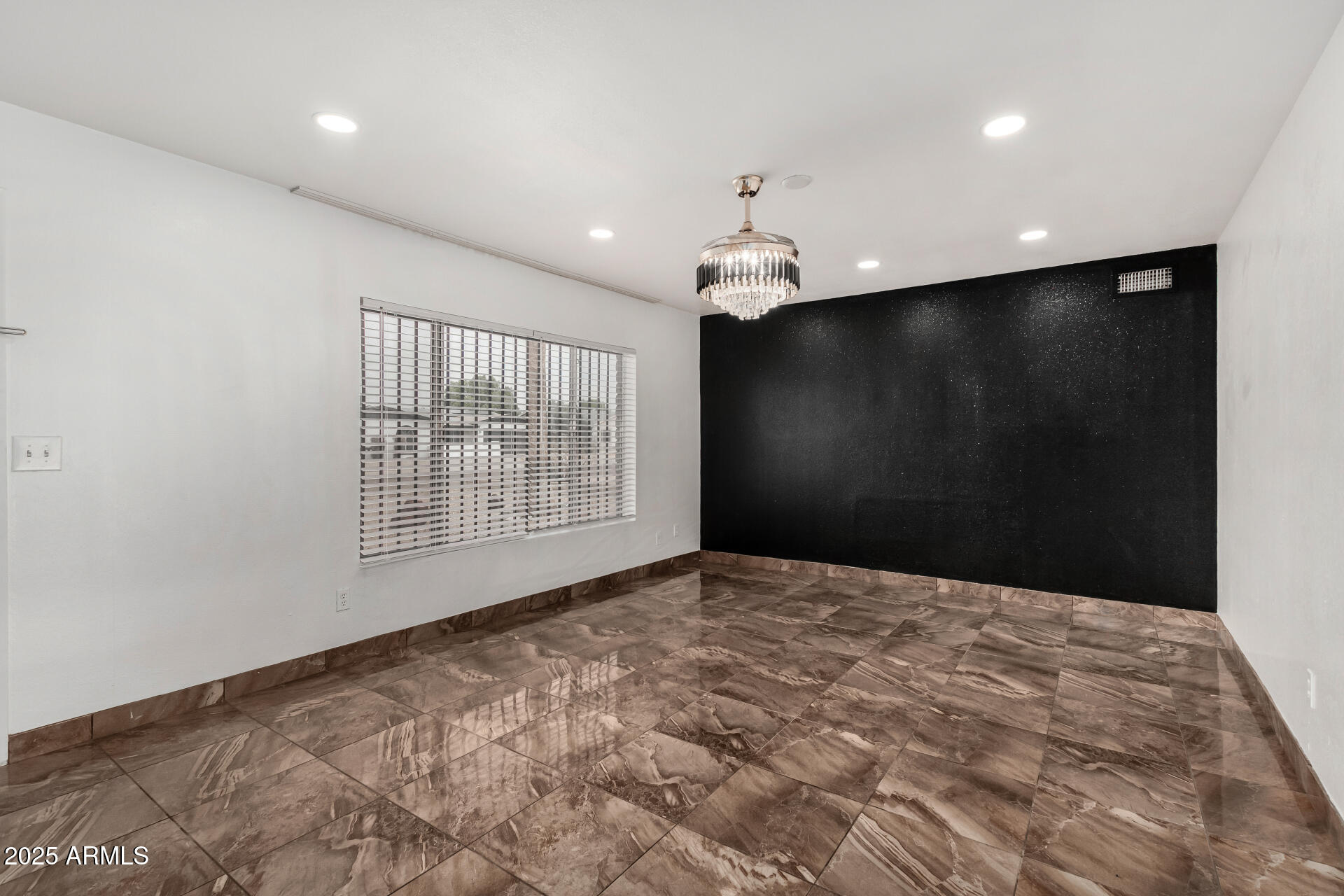 4141 W DIANA Avenue
