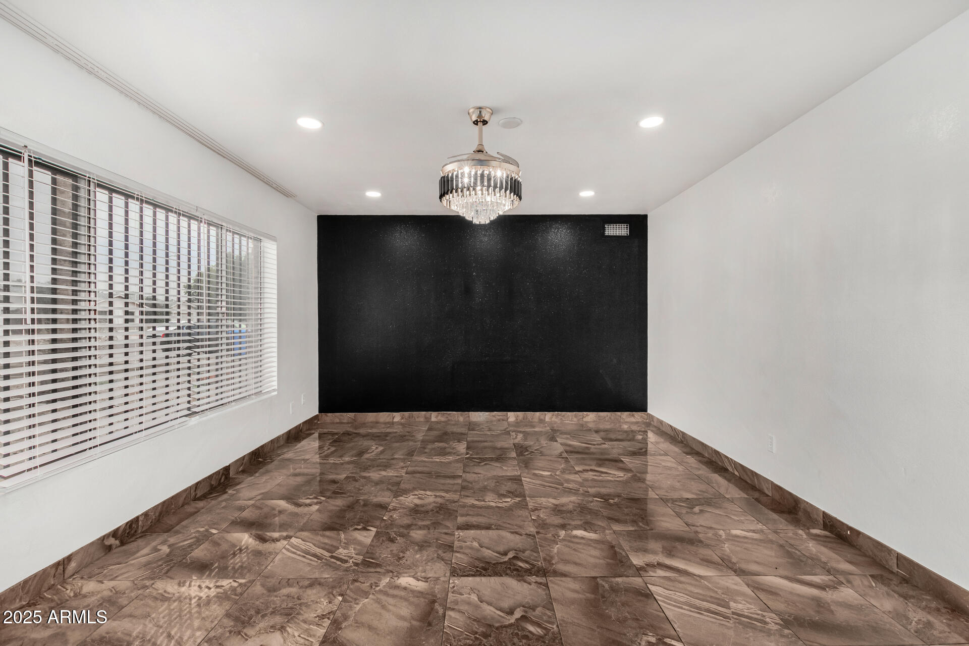 4141 W DIANA Avenue