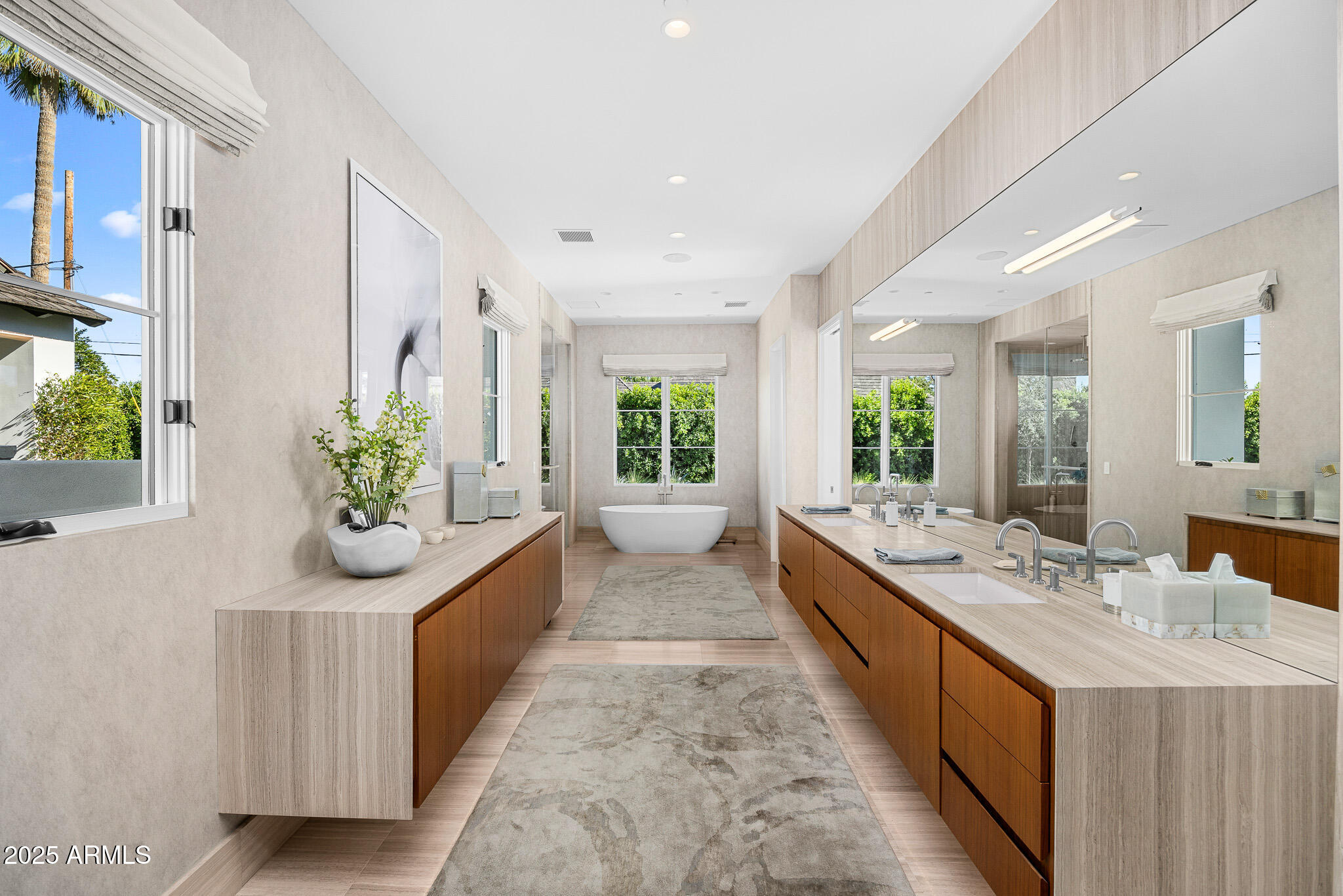 6235 E MONTECITO Avenue