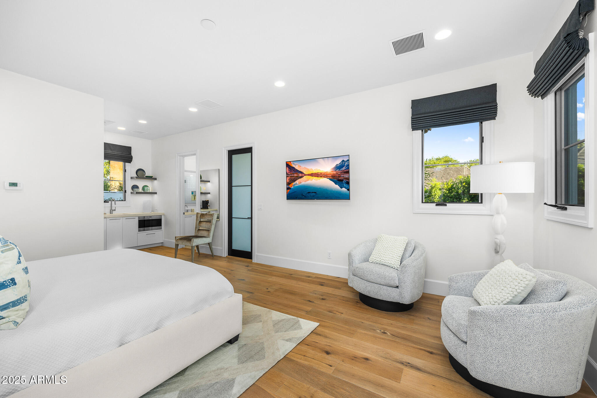 6235 E MONTECITO Avenue