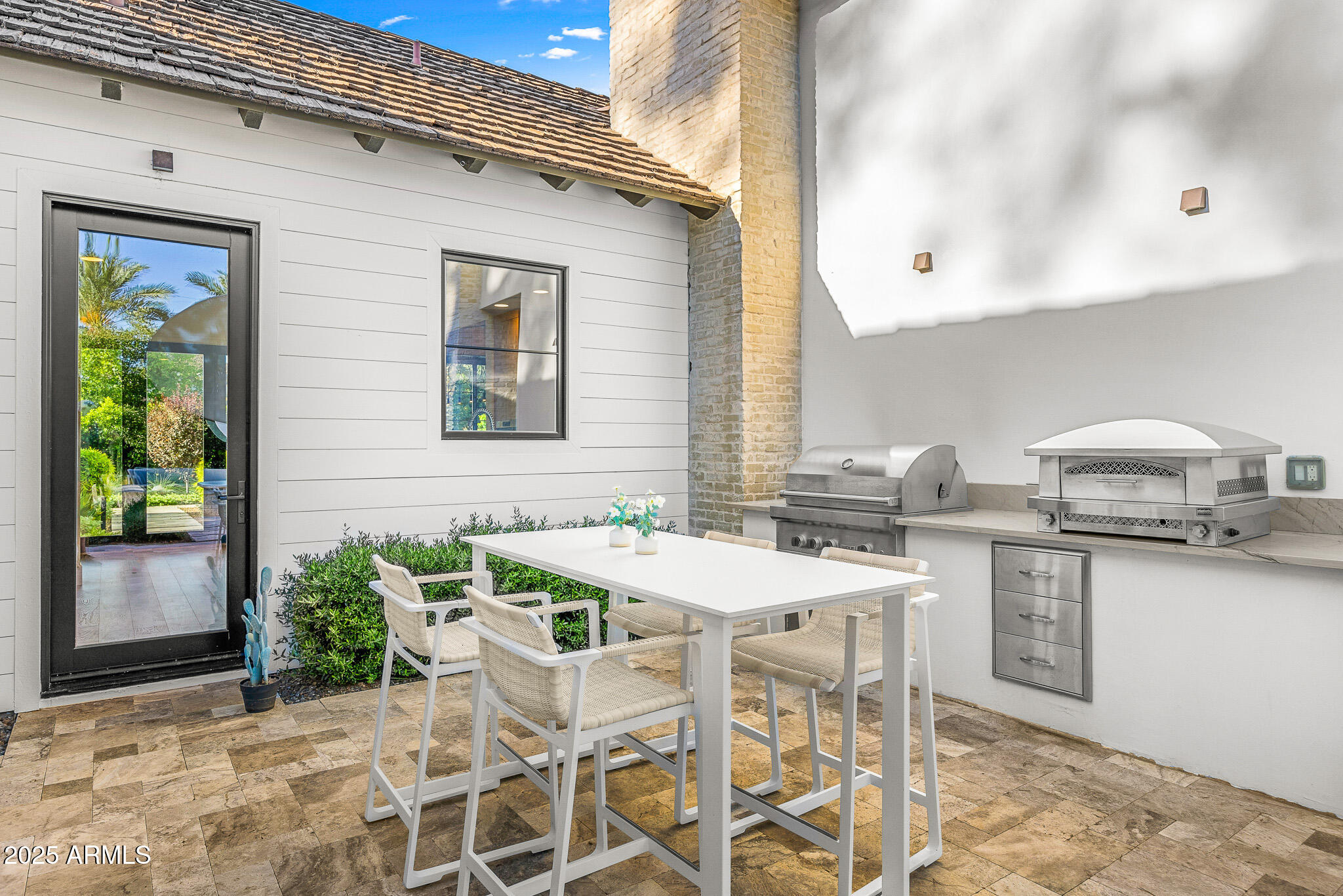 6235 E MONTECITO Avenue