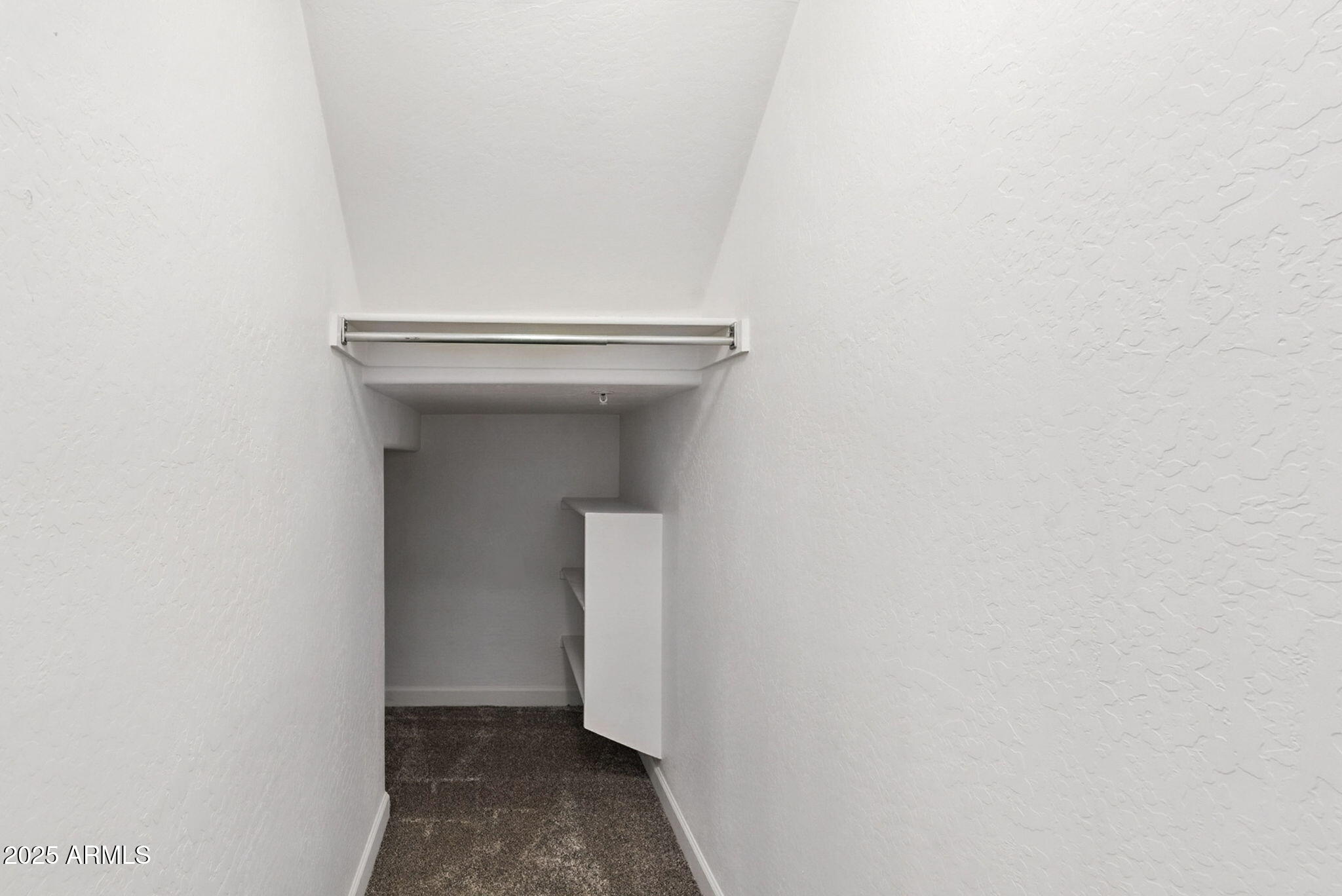 3065 E TAMARISK Street