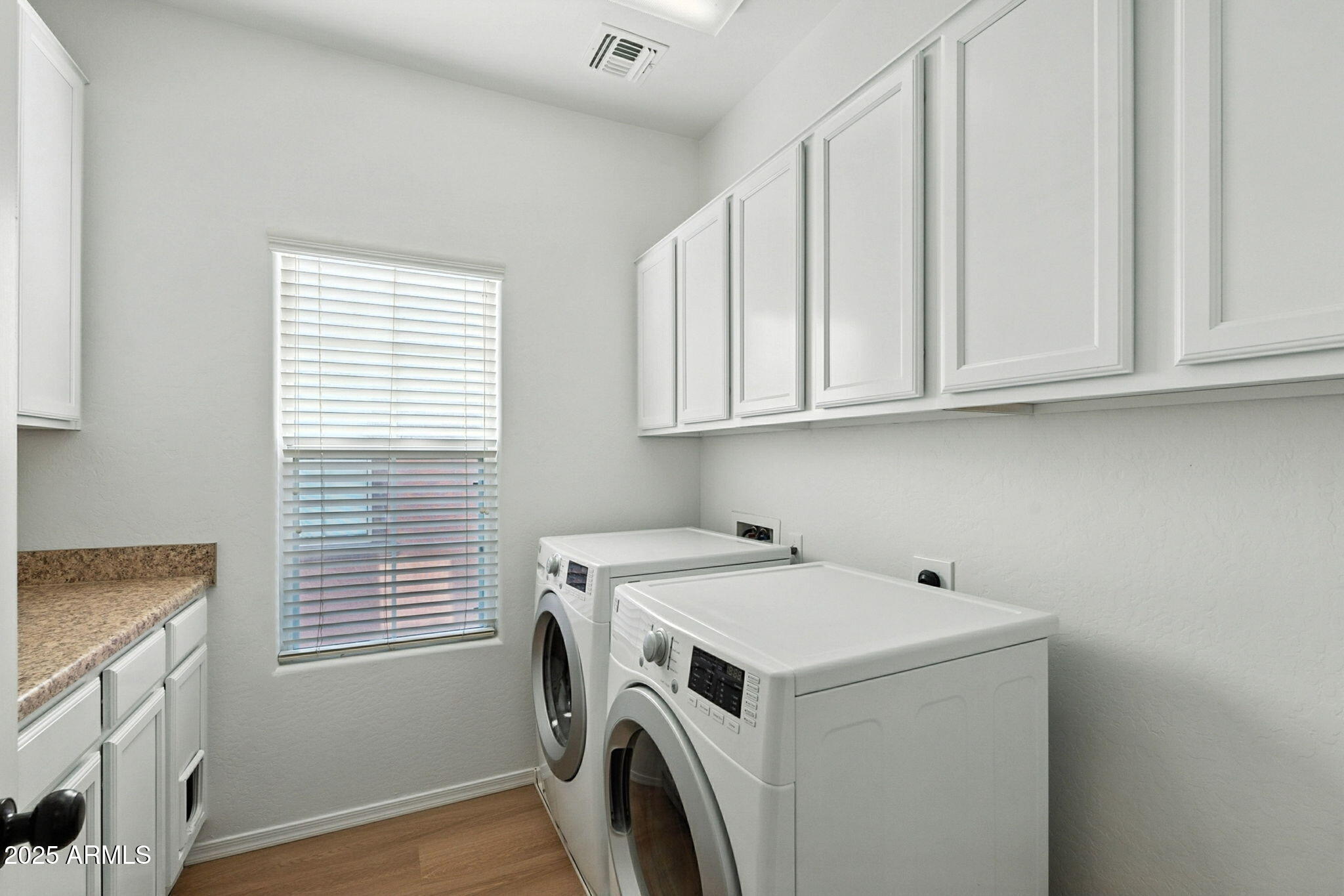 3065 E TAMARISK Street