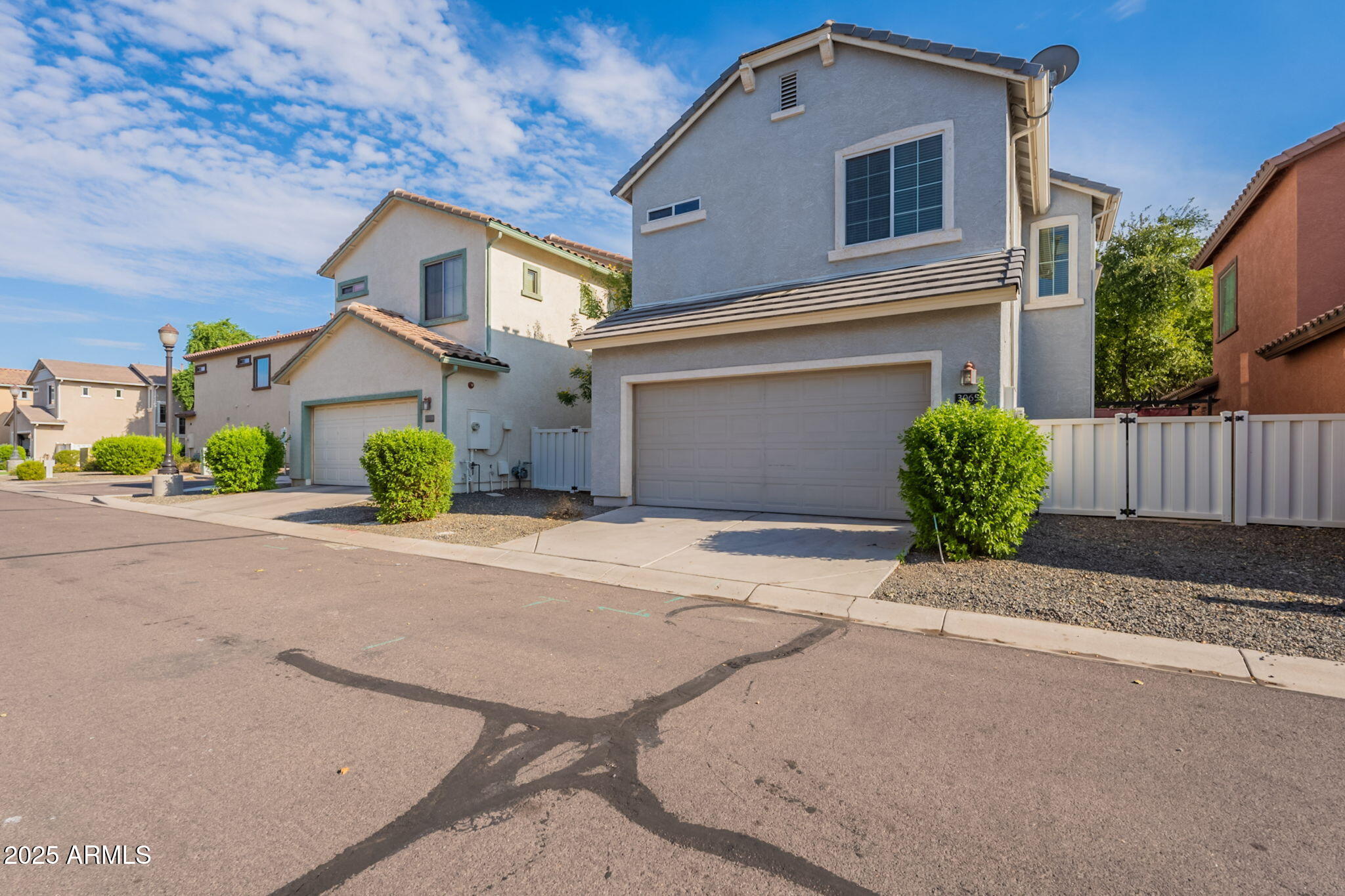 3065 E TAMARISK Street