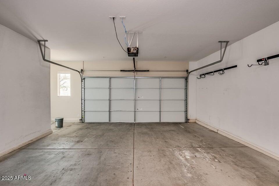 1604 W MORSE Drive