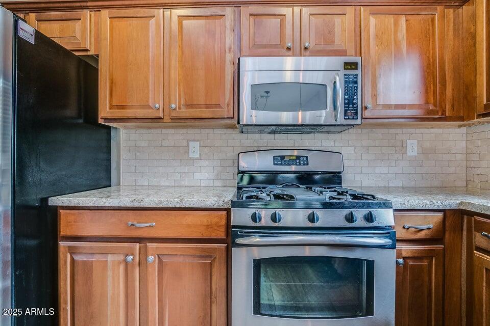 1604 W MORSE Drive