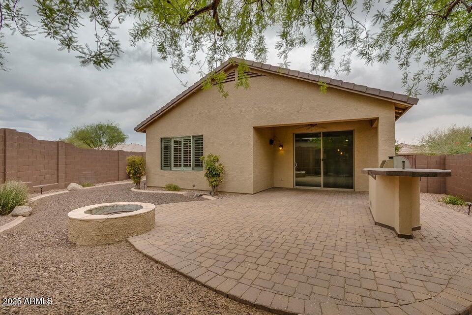 1604 W MORSE Drive