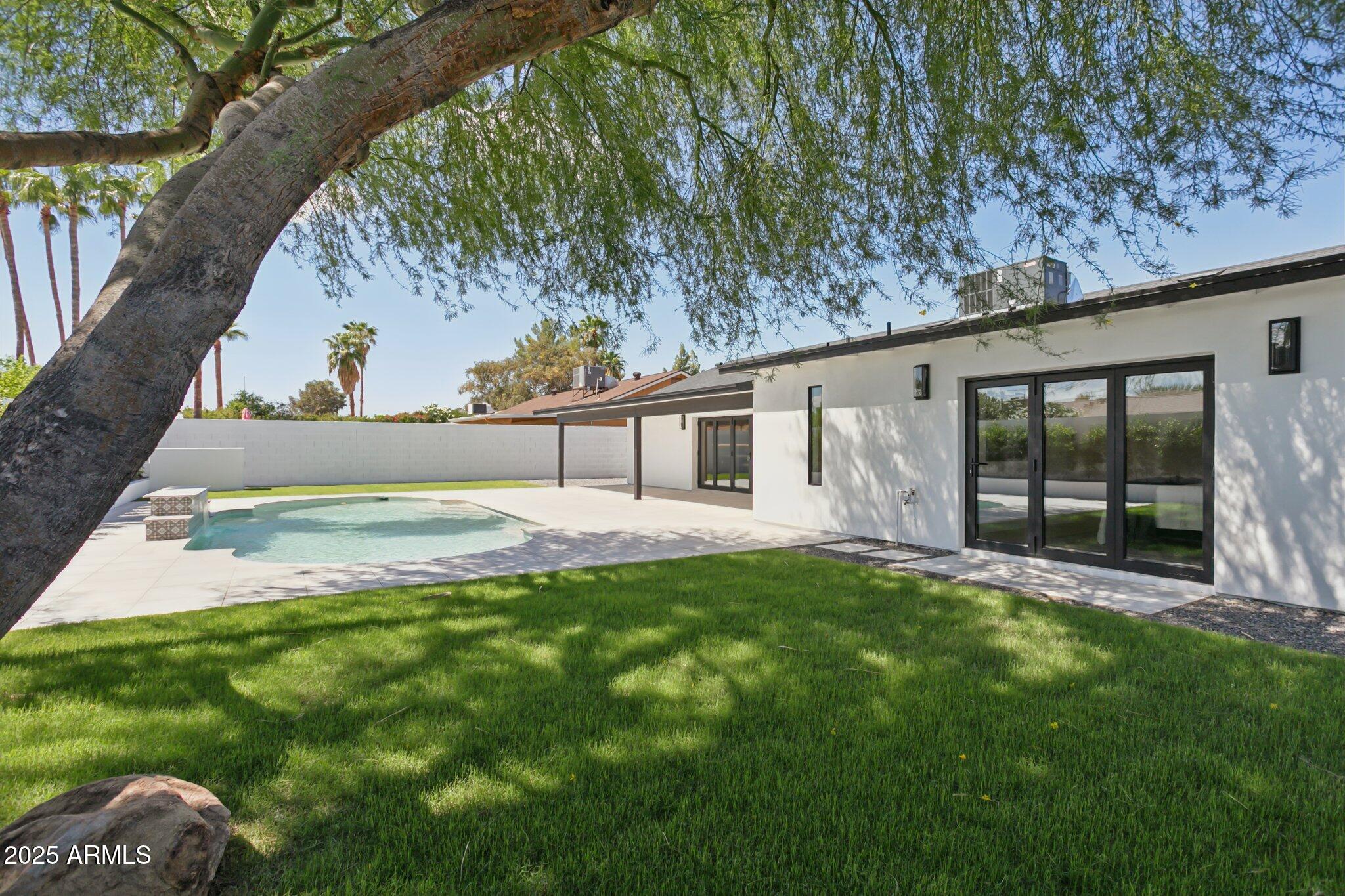 4815 E EVERETT Drive