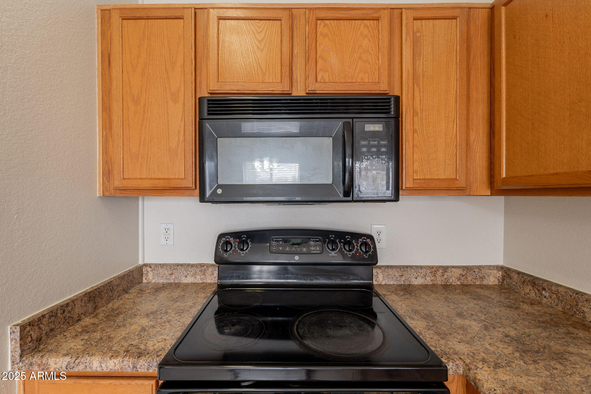 2210 N 27TH Place
