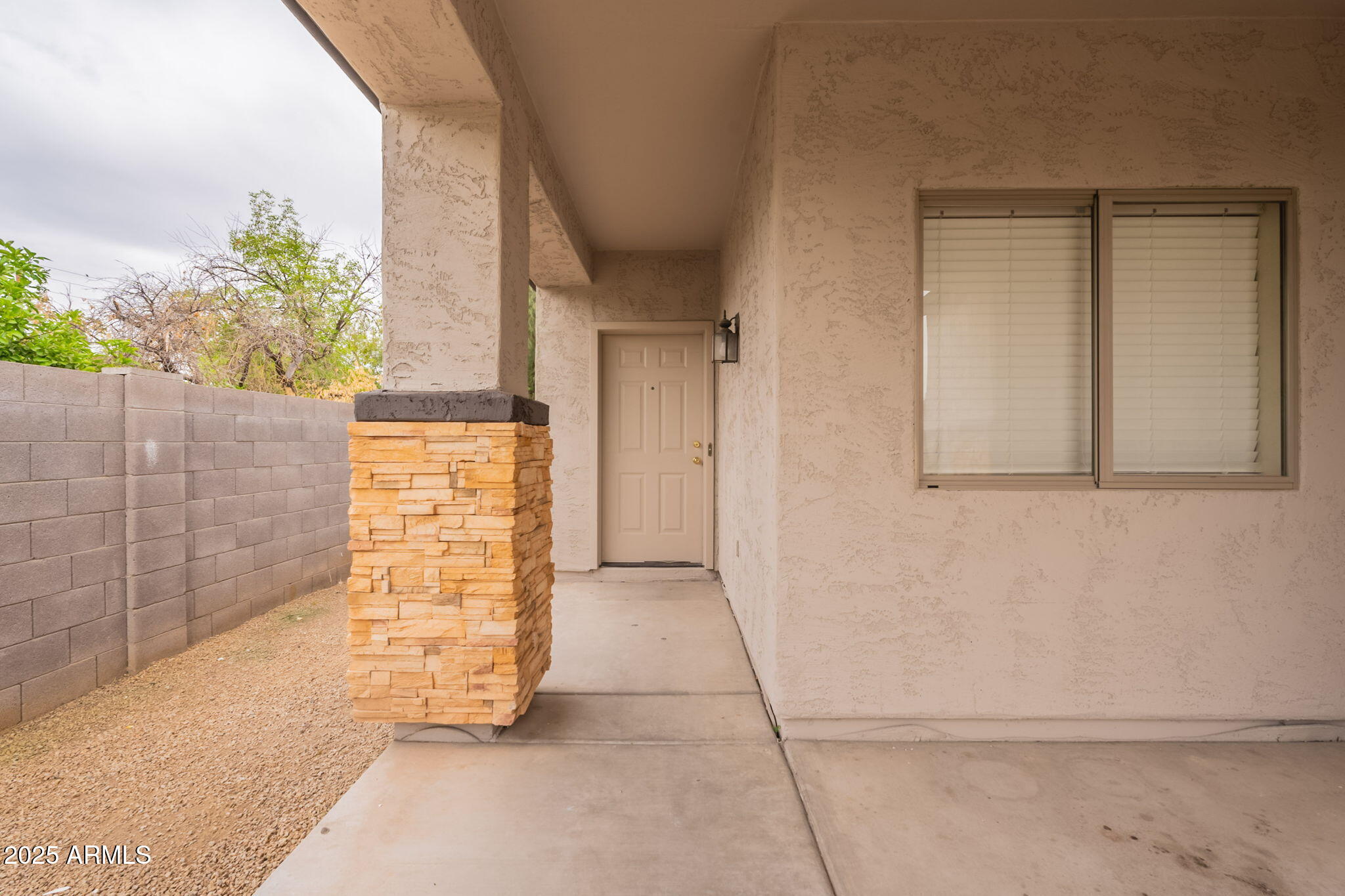 2210 N 27TH Place