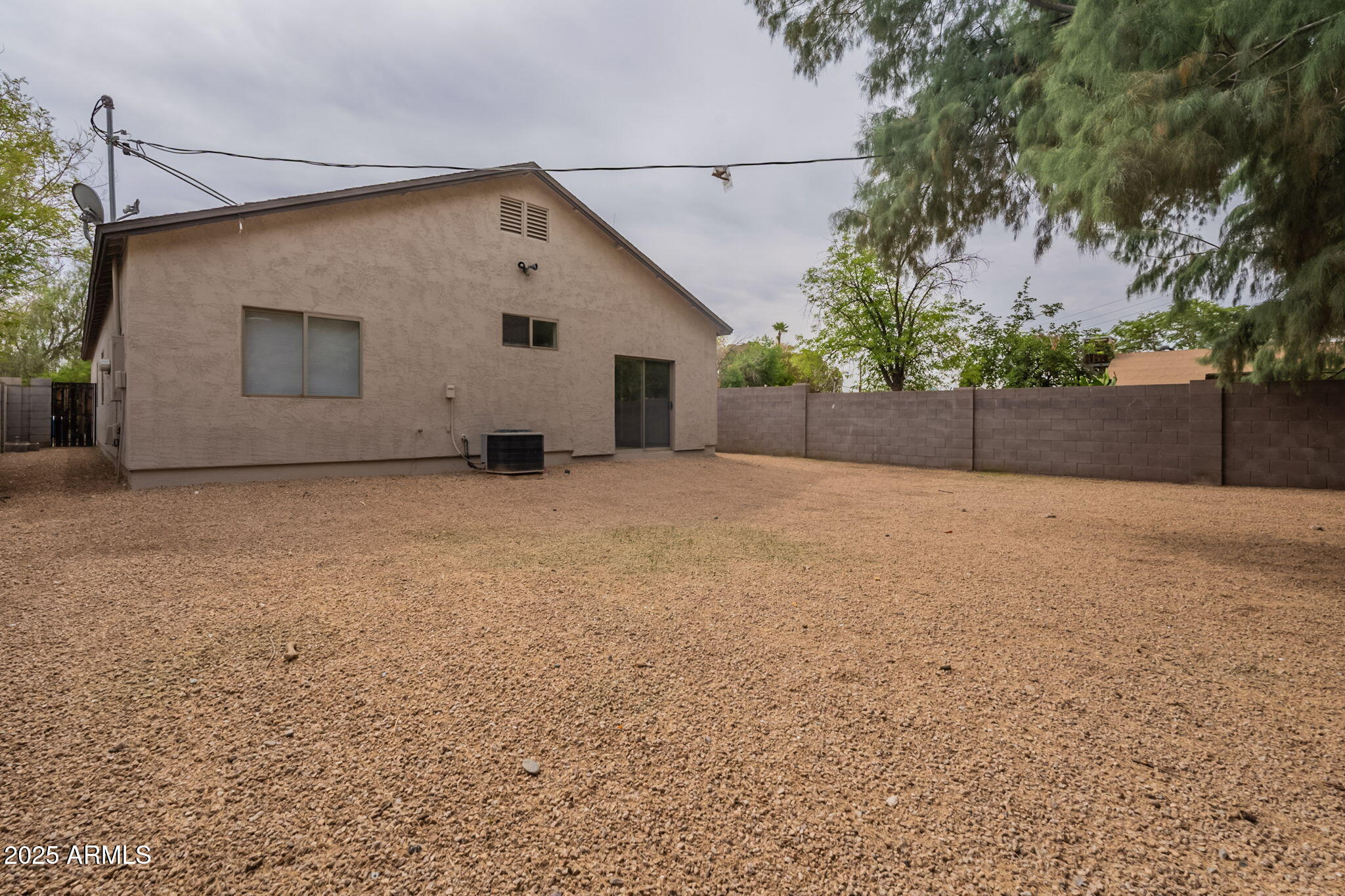 2210 N 27TH Place