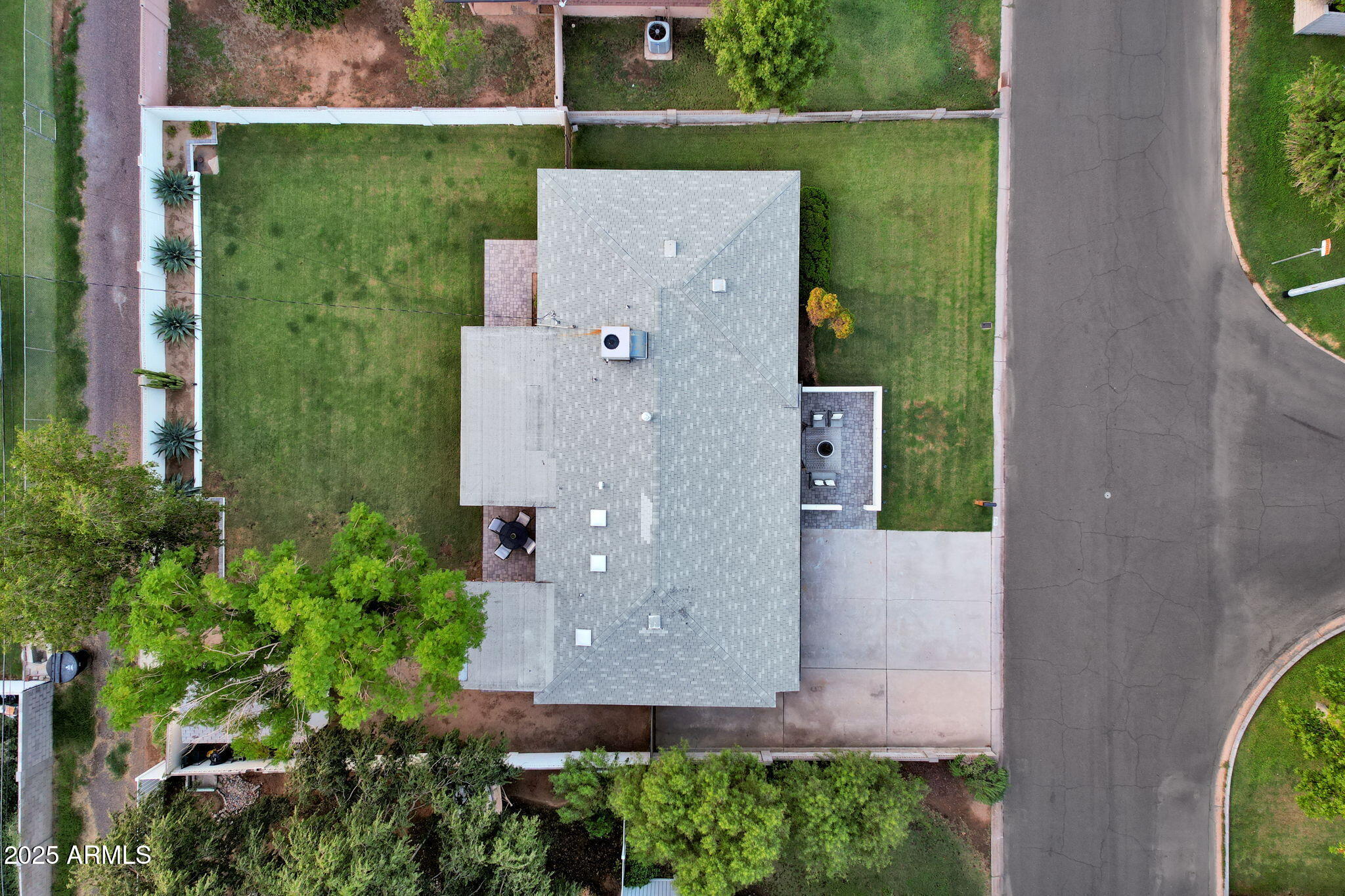 8710 N 6TH Drive