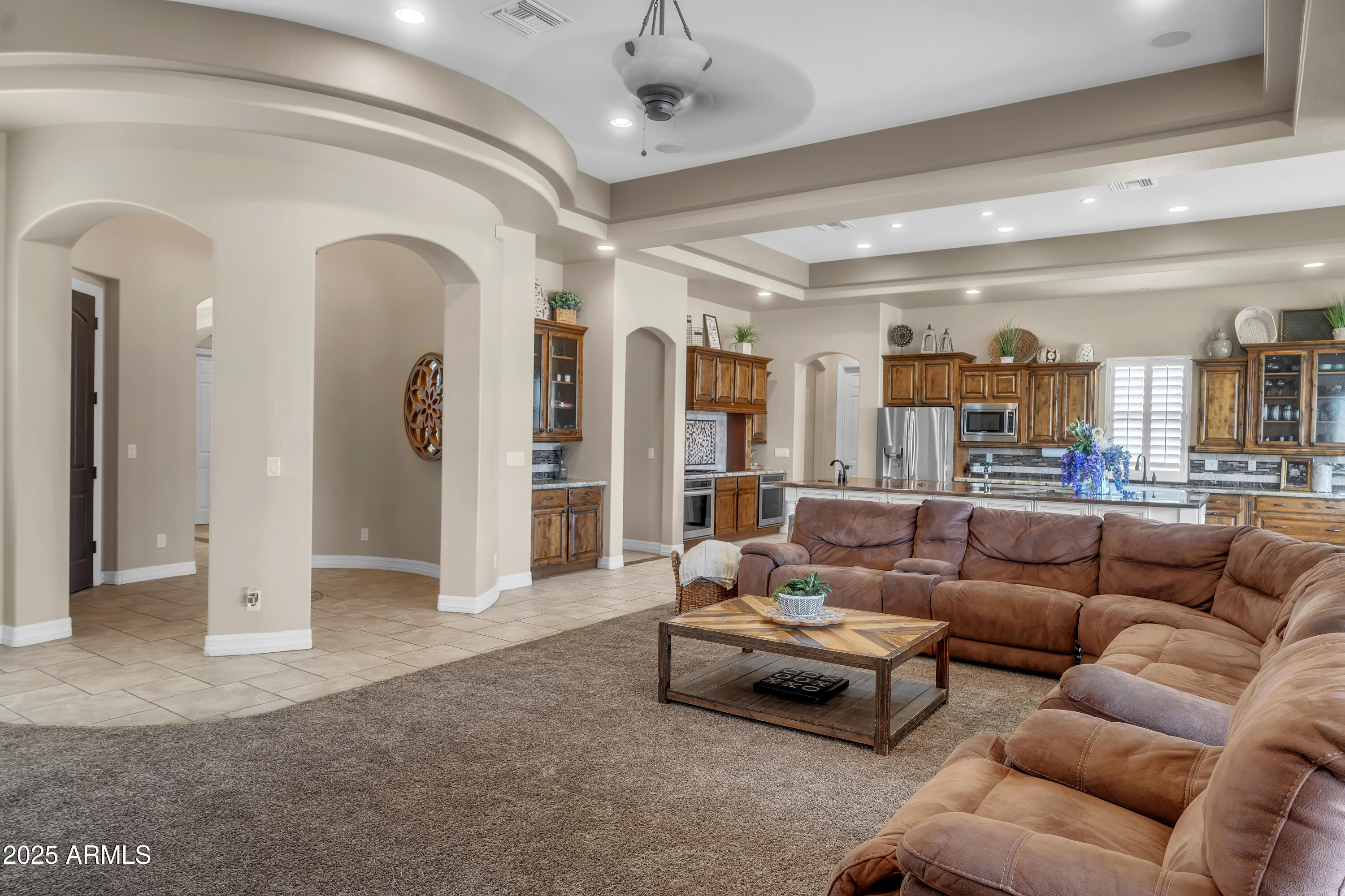 810 W HIDDEN VALLEY Drive