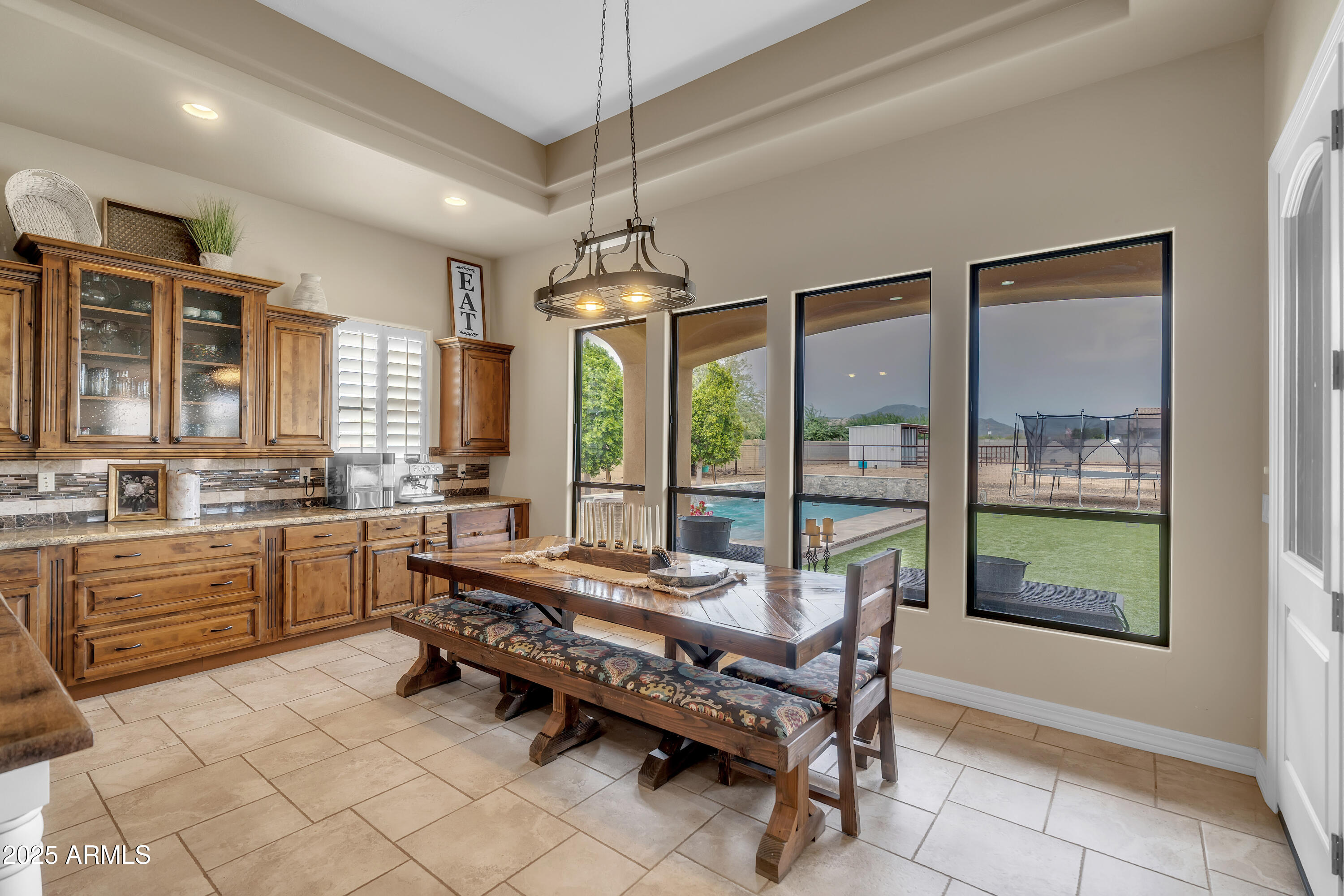 810 W HIDDEN VALLEY Drive