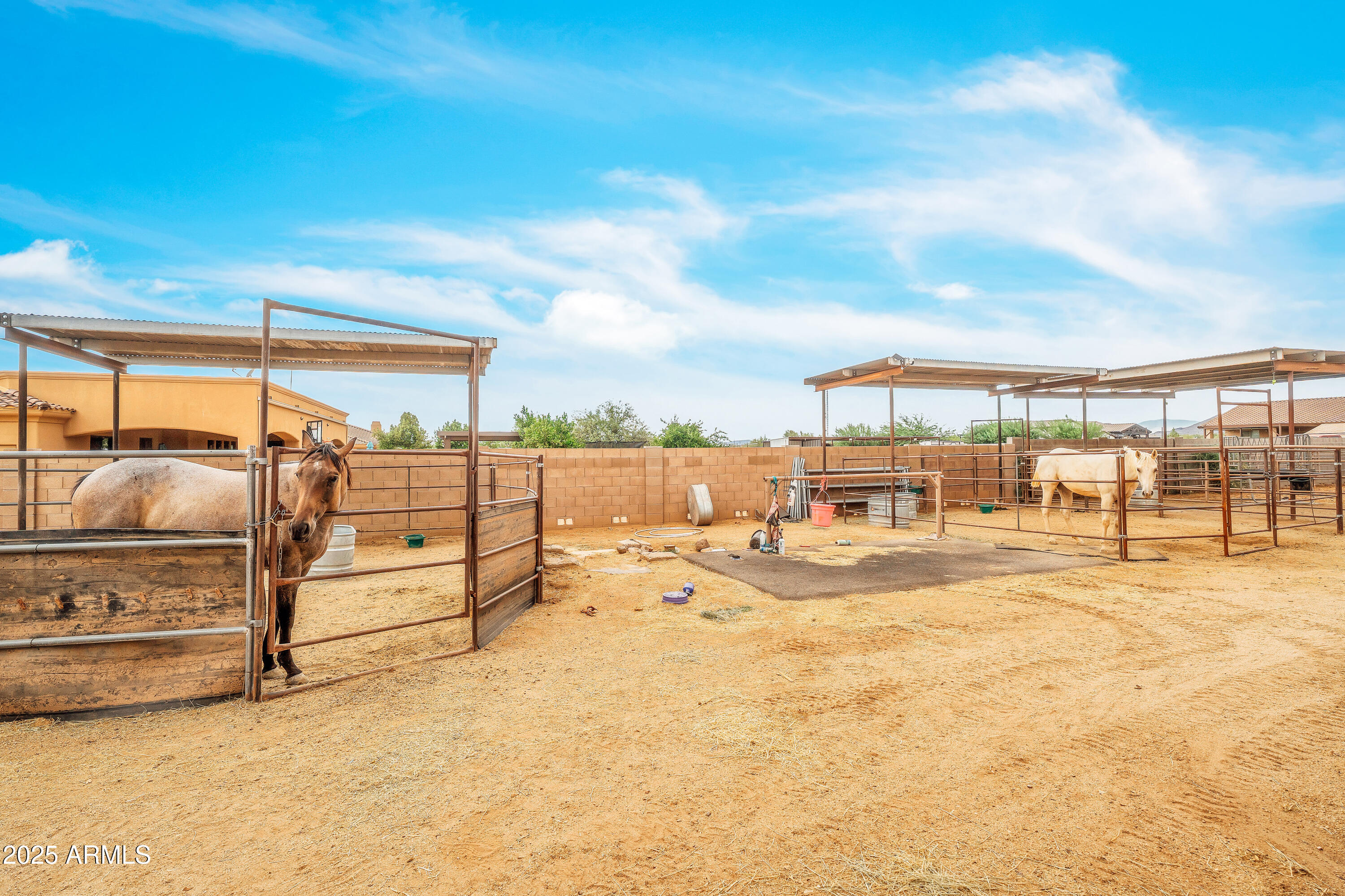 810 W HIDDEN VALLEY Drive