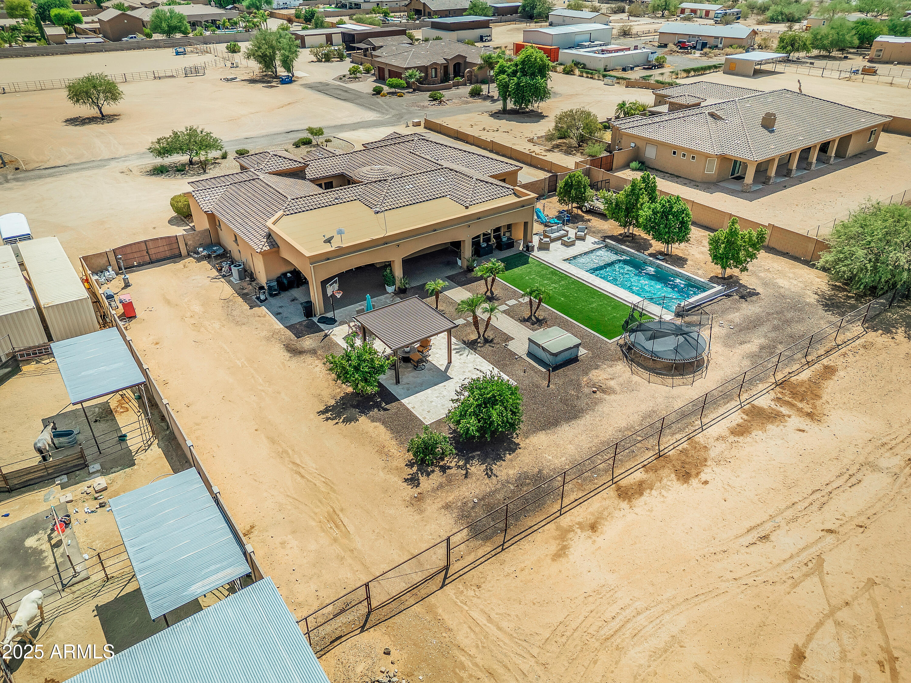 810 W HIDDEN VALLEY Drive