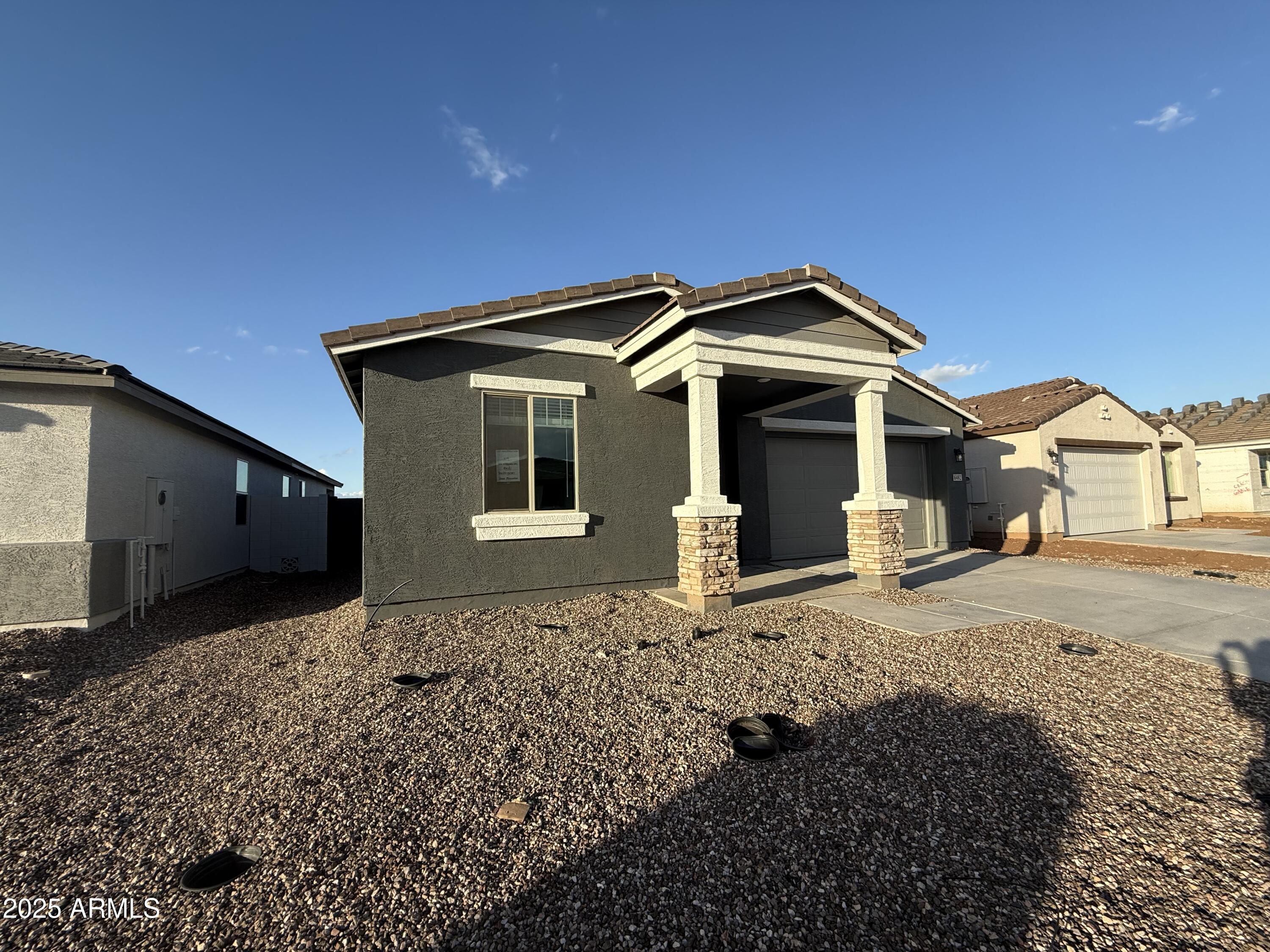 6498 E FIDDLENECK Way