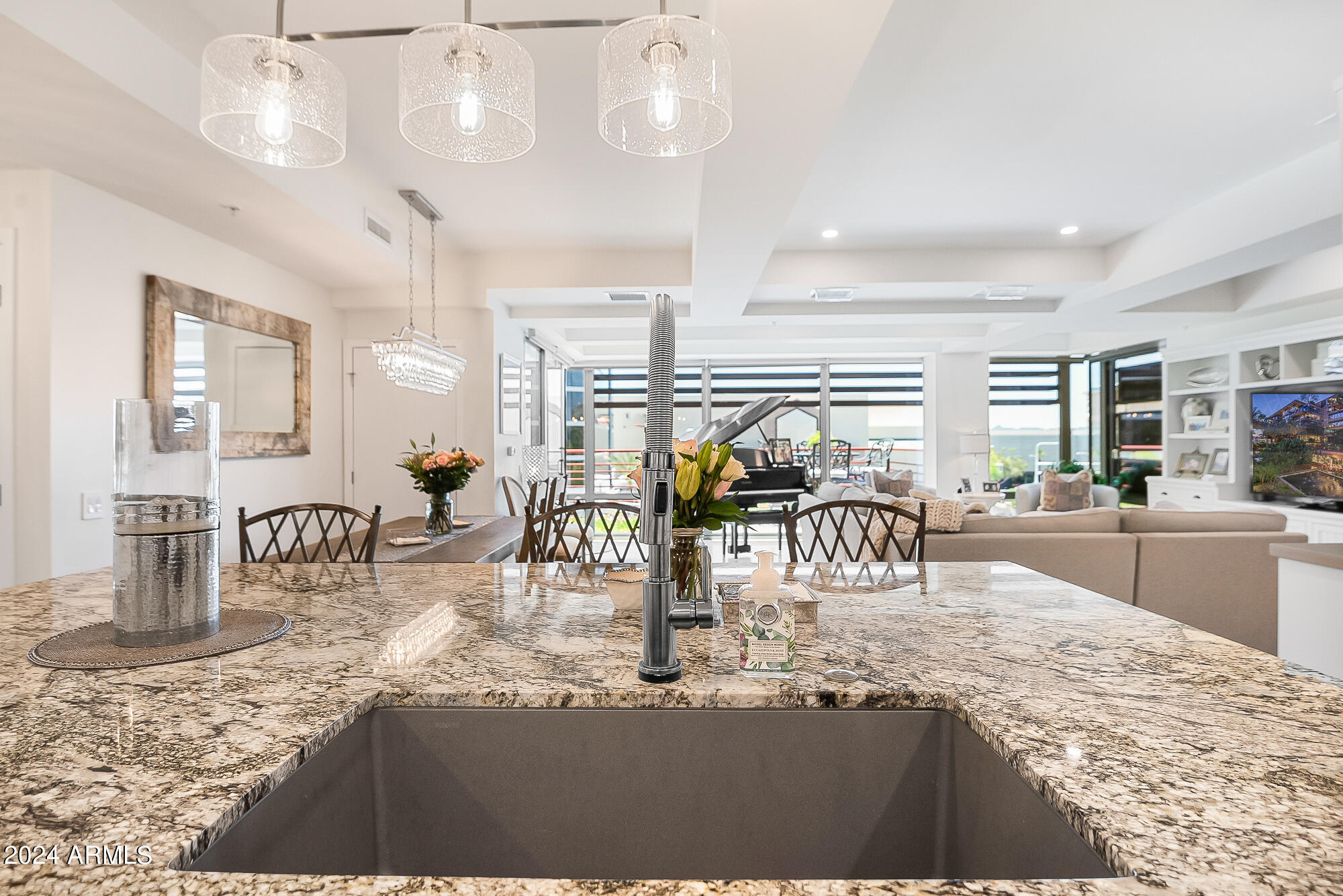 7117 E RANCHO VISTA Drive, 4011