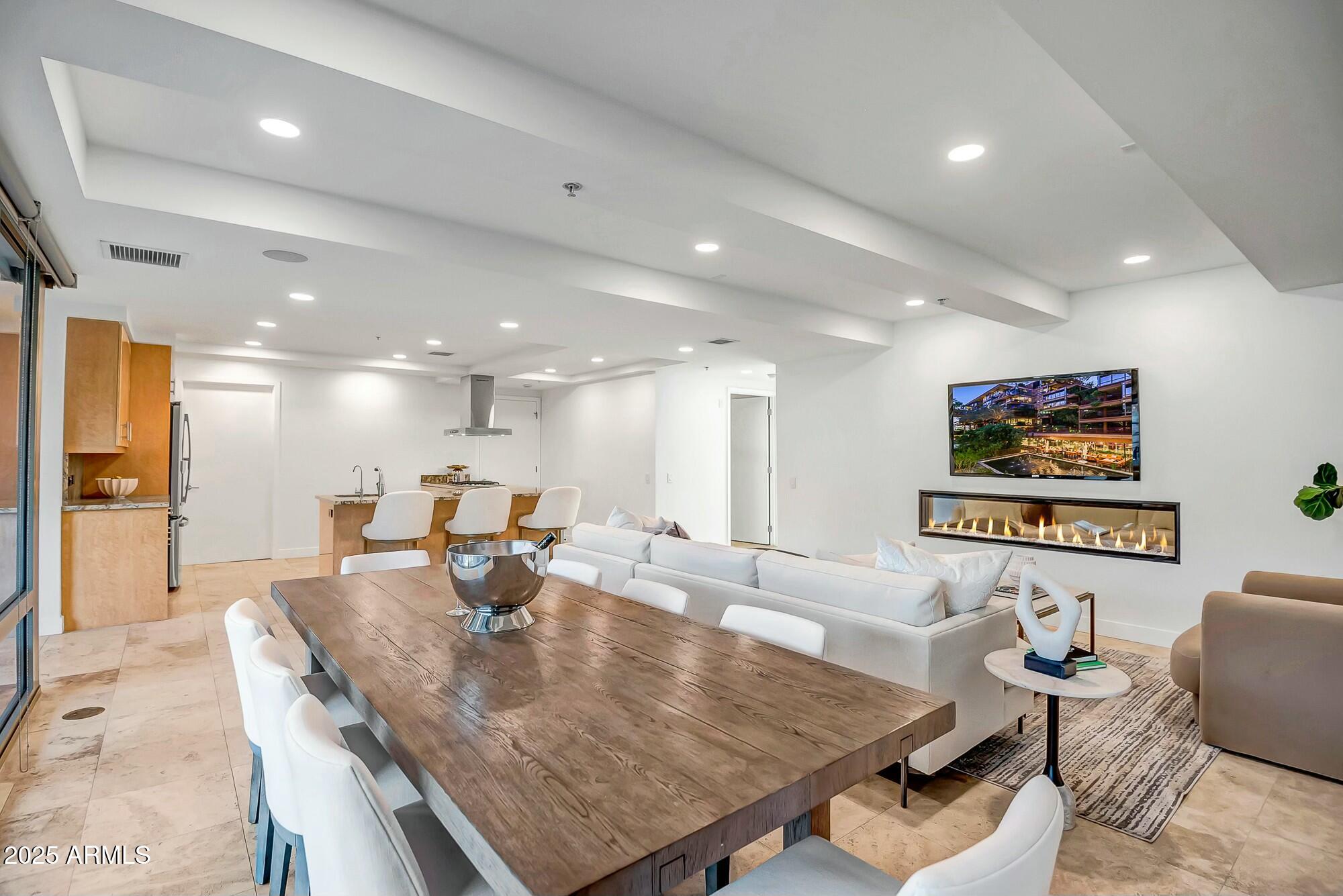 7121 E RANCHO VISTA Drive, 5011