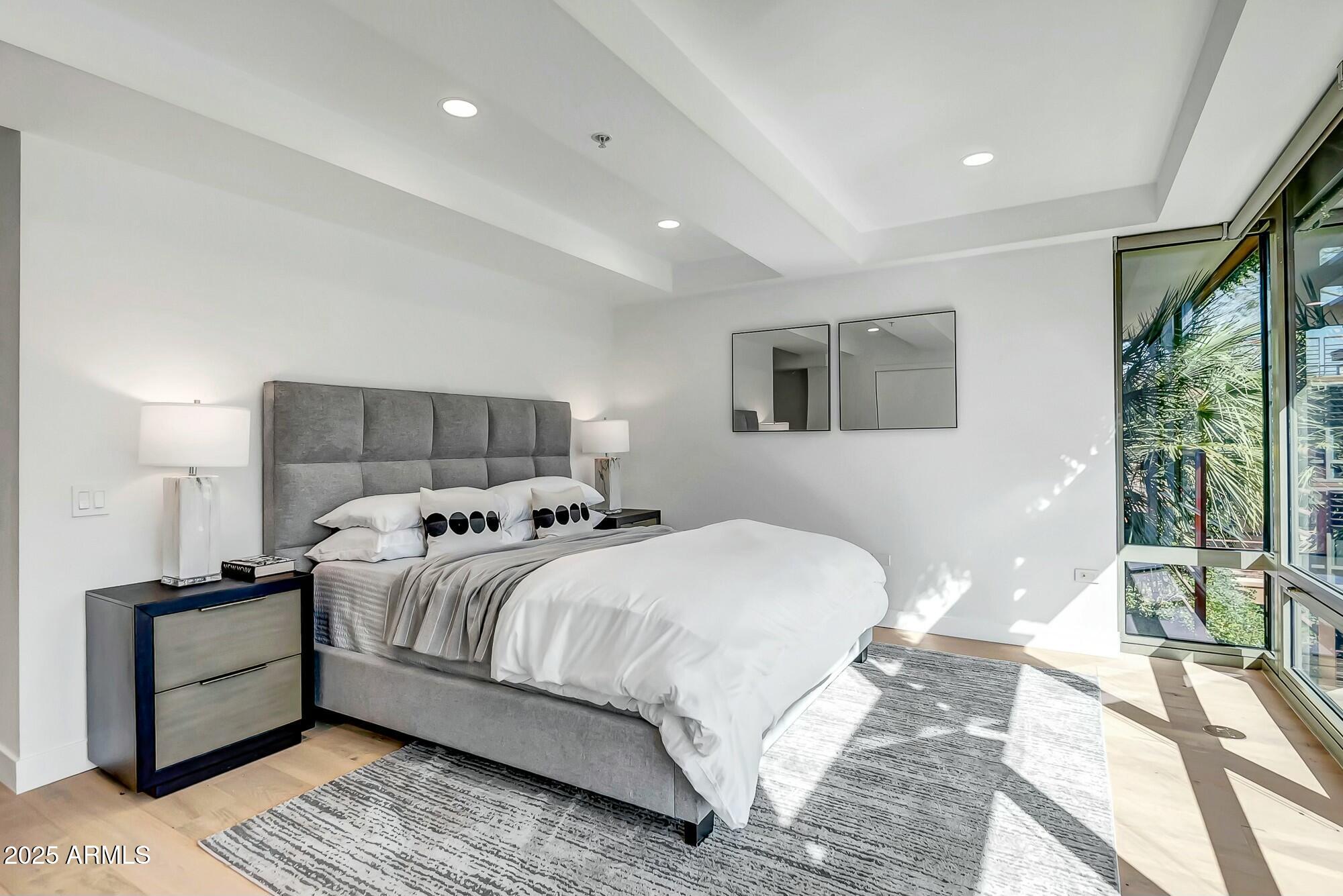 7121 E RANCHO VISTA Drive, 5011