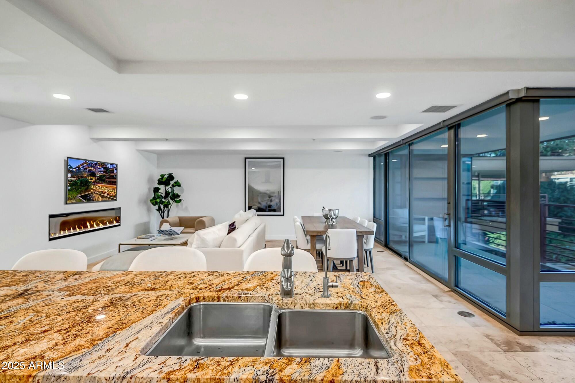 7121 E RANCHO VISTA Drive, 5011