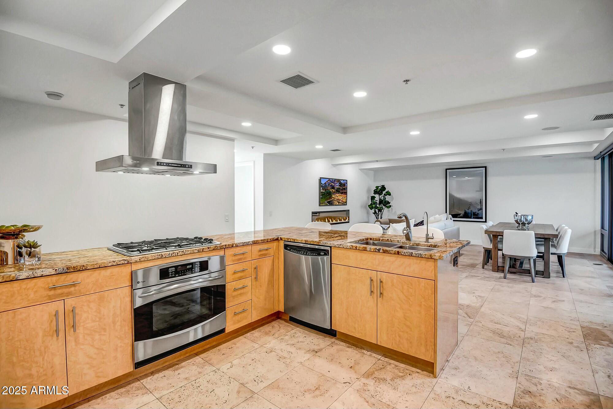 7121 E RANCHO VISTA Drive, 5011