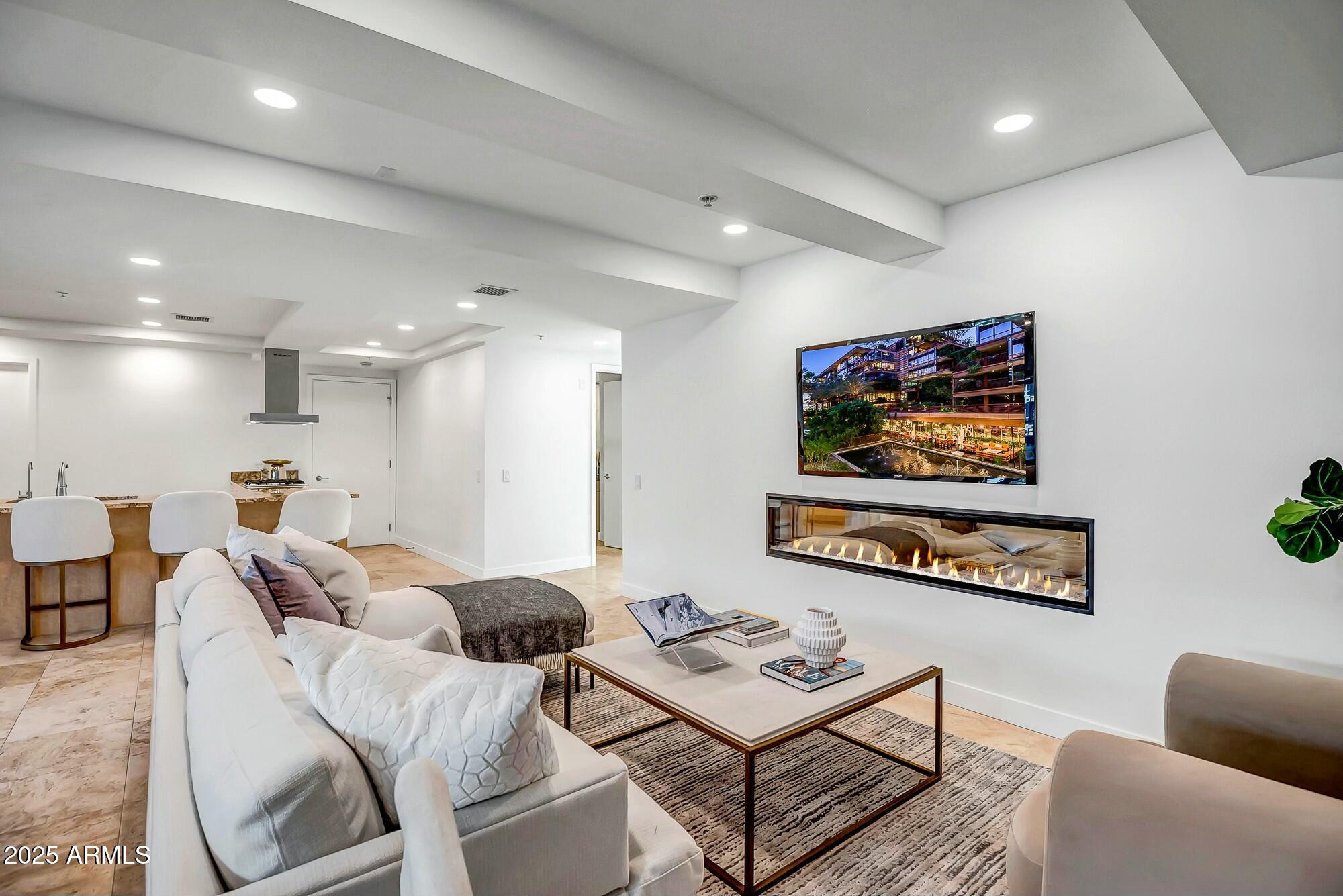 7121 E RANCHO VISTA Drive, 5011