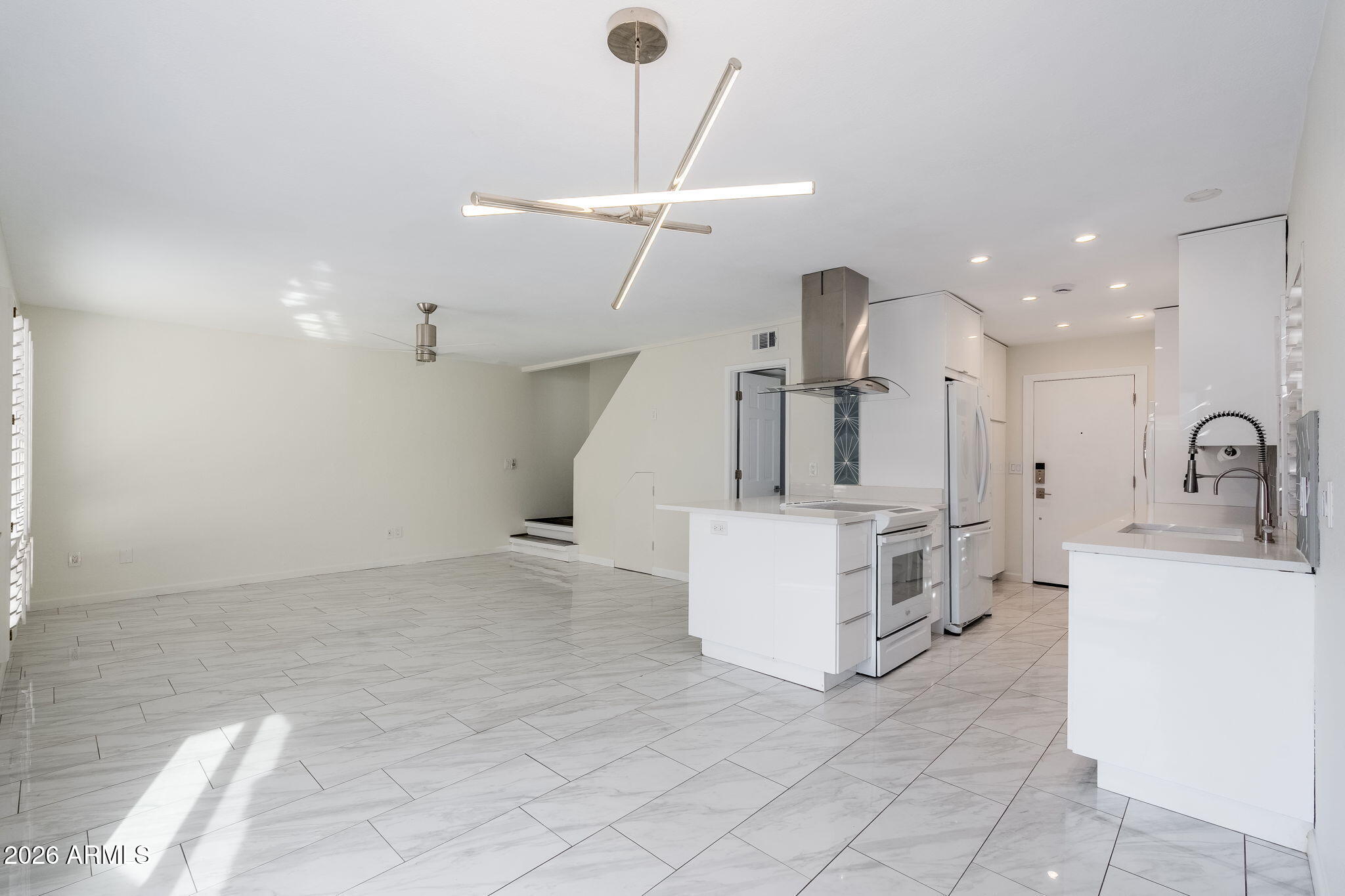 1811 E HAYWARD Avenue, 1