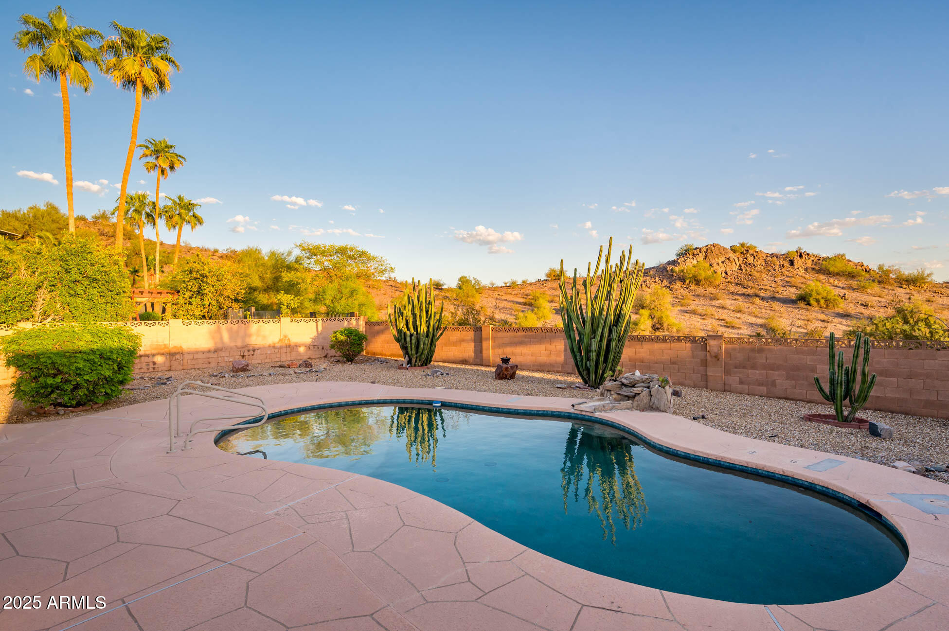 2431 E OCOTILLO Road