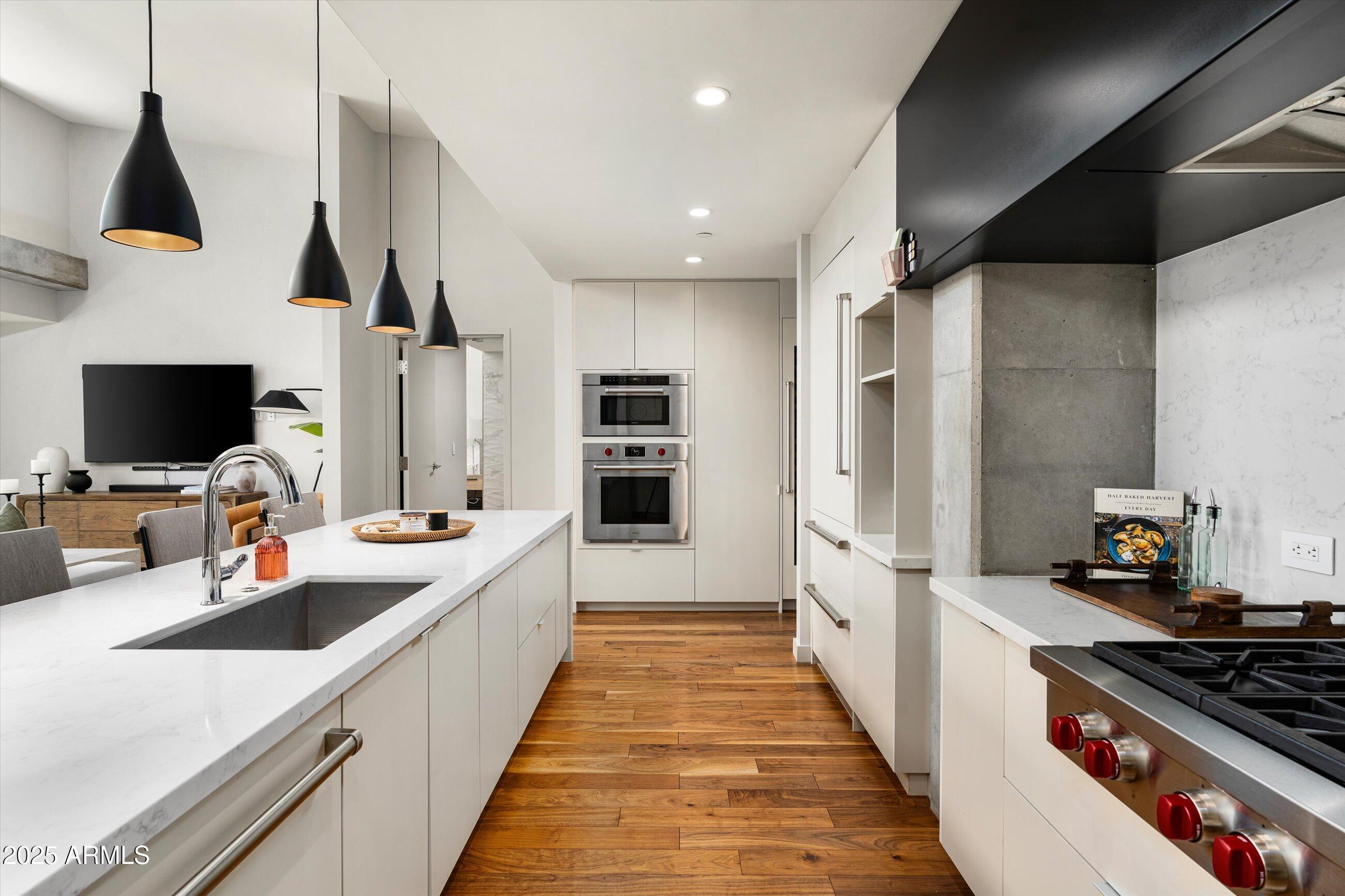 5455 E LINCOLN Drive, 3006