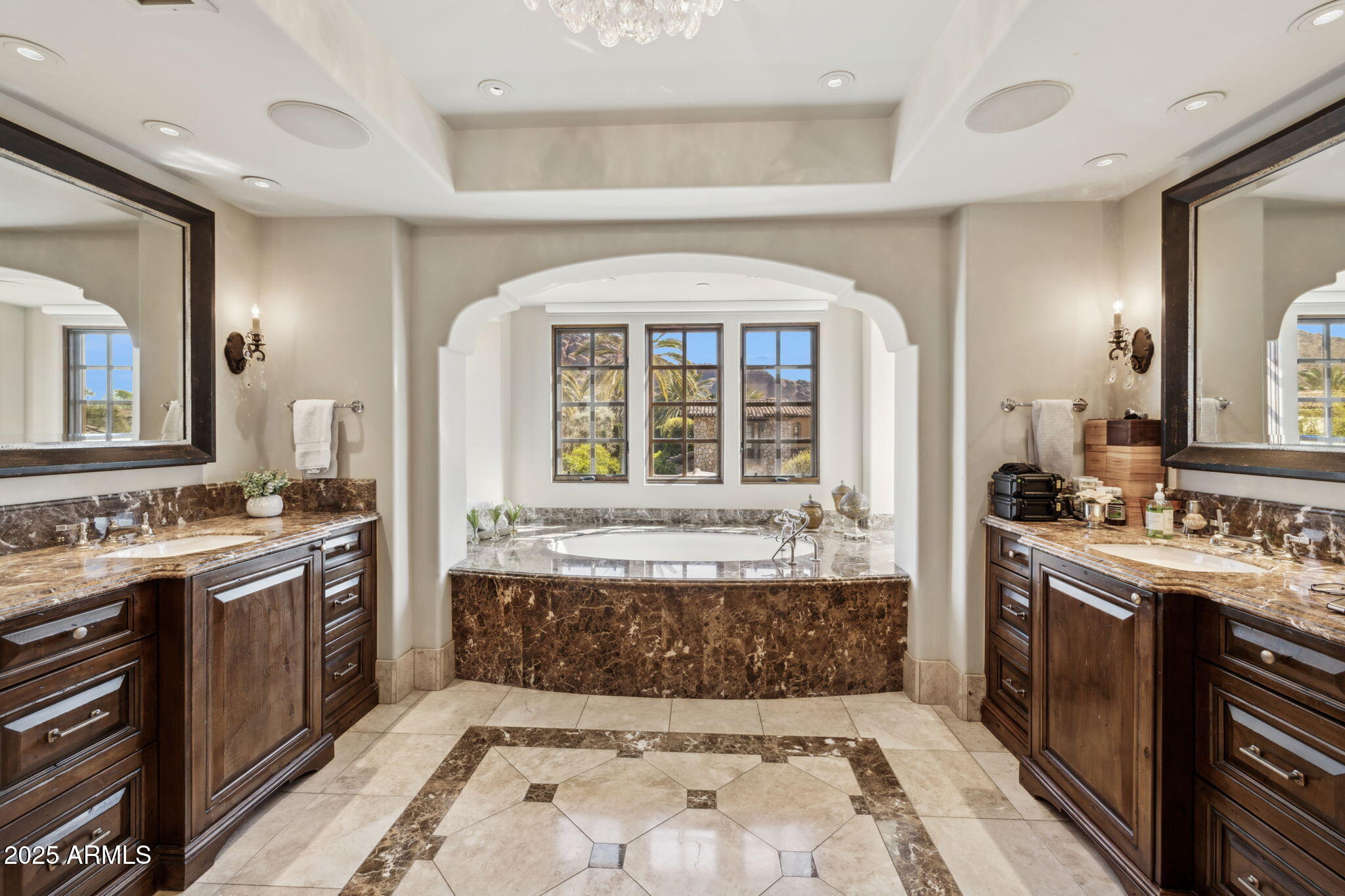 4949 E LINCOLN Drive, 11