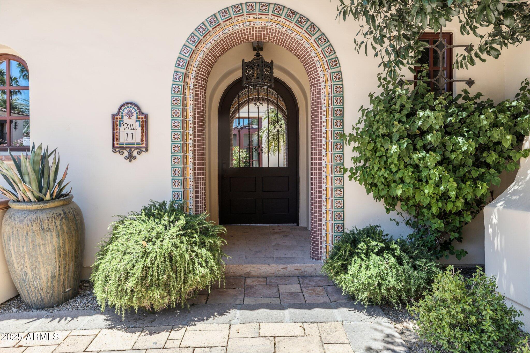 4949 E LINCOLN Drive, 11