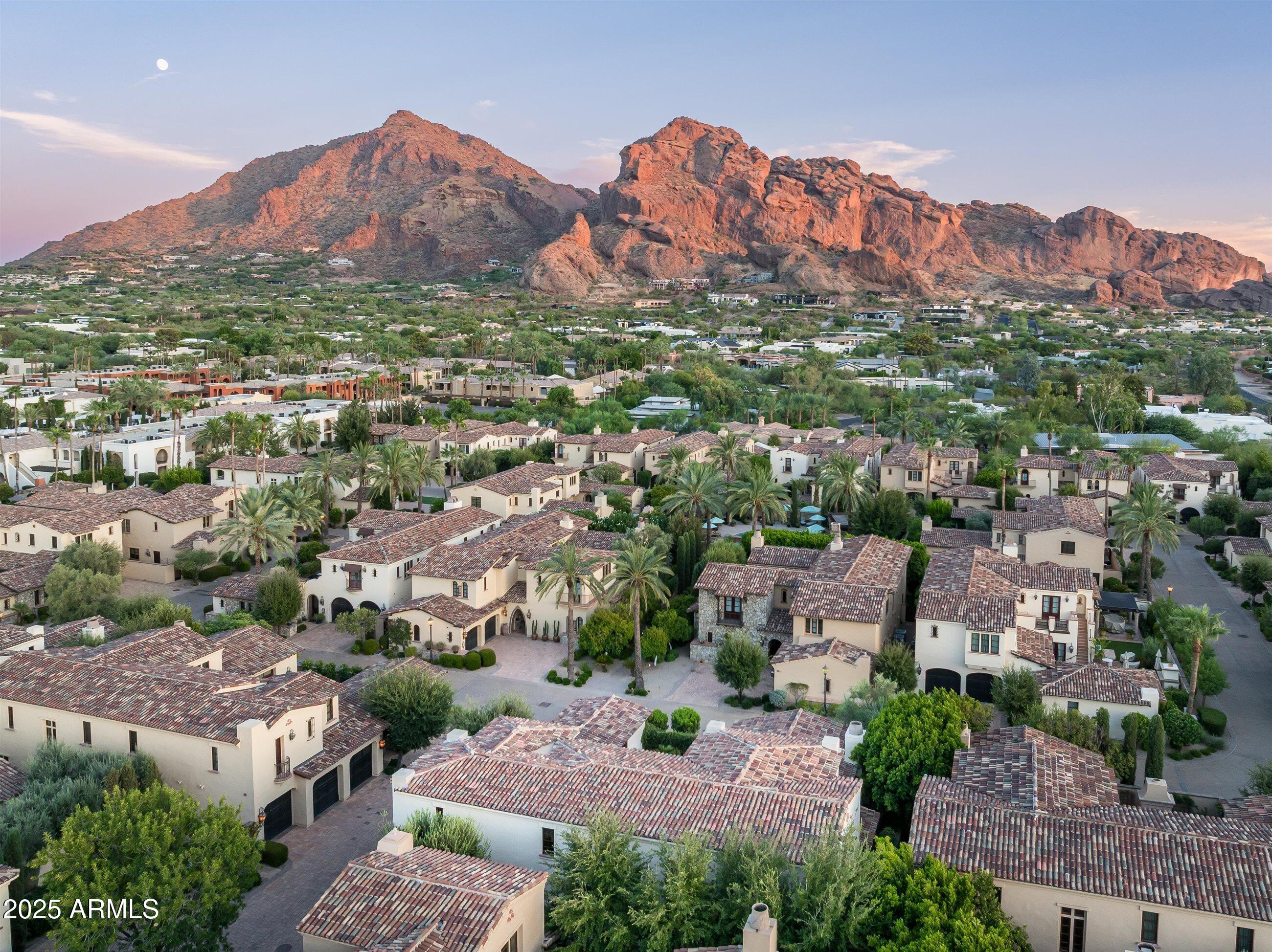 4949 E LINCOLN Drive, 11