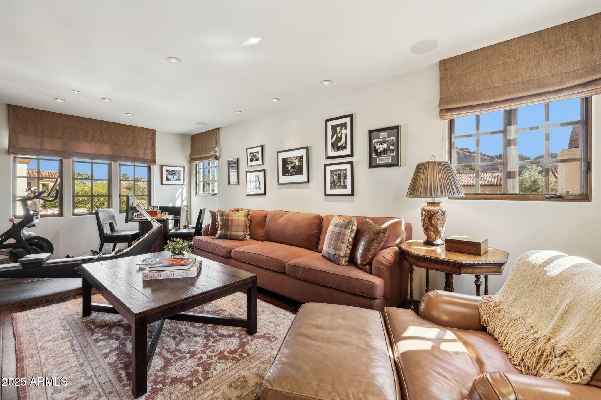 4949 E LINCOLN Drive, 11