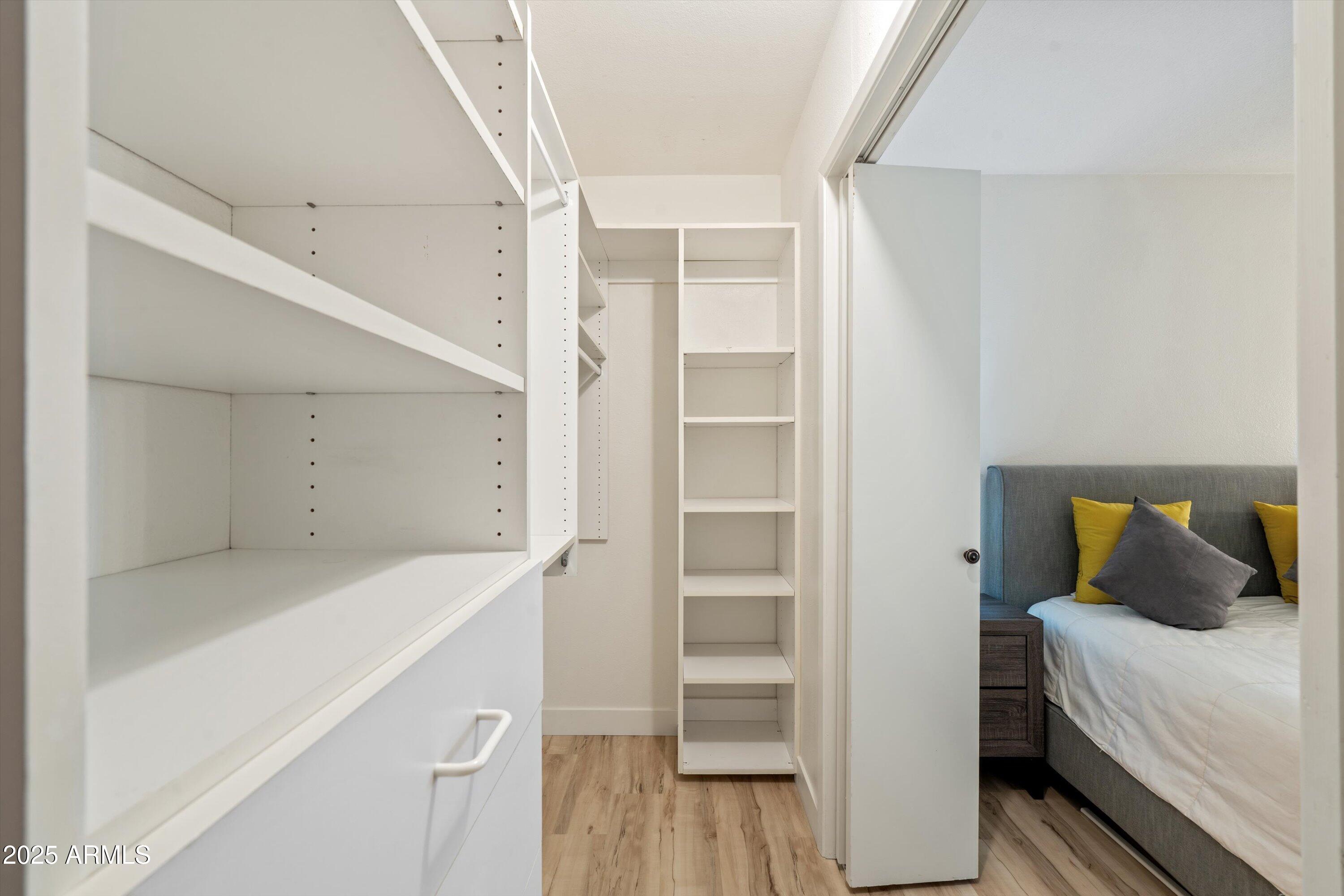 5201 N 24TH Street, 206