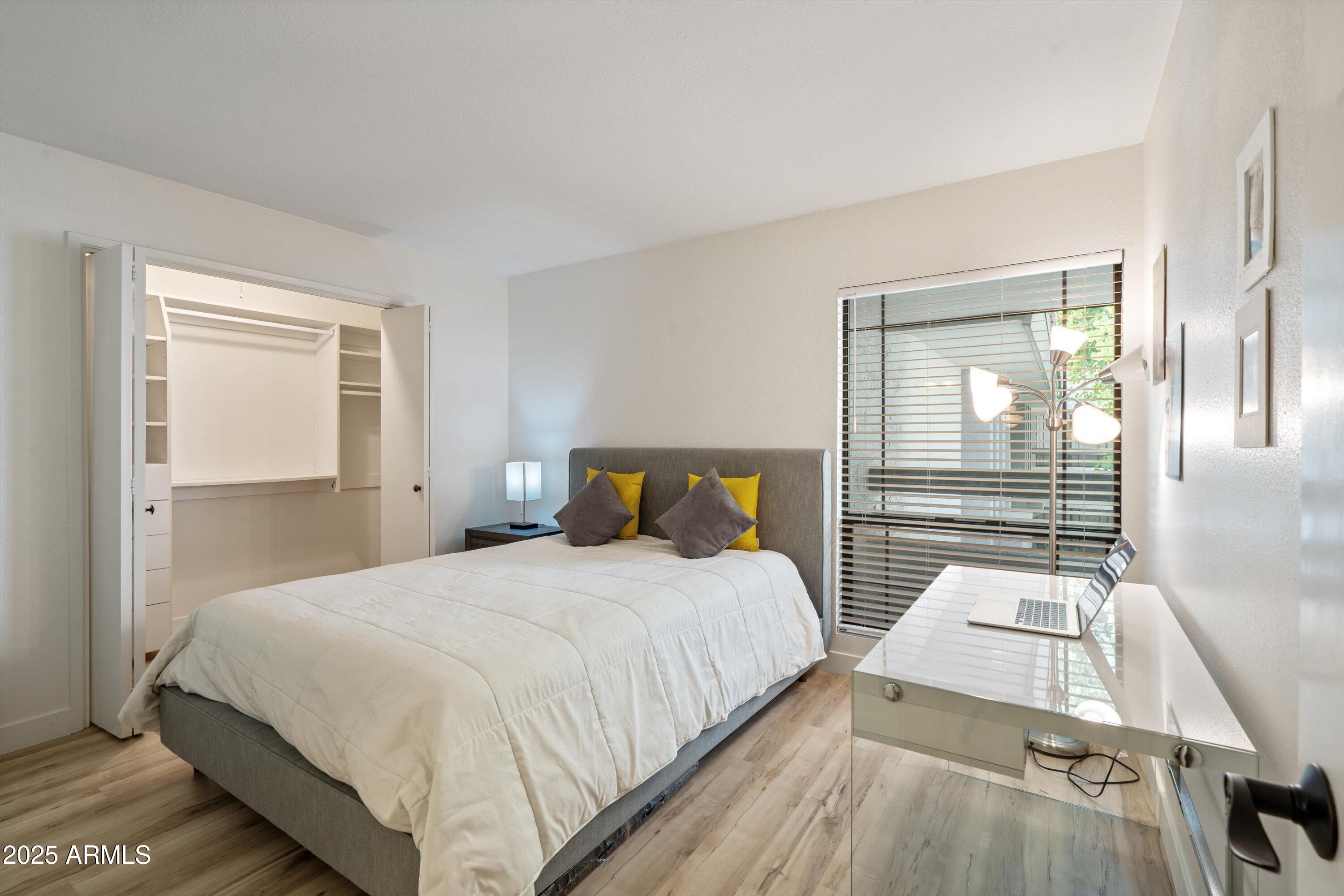 5201 N 24TH Street, 206