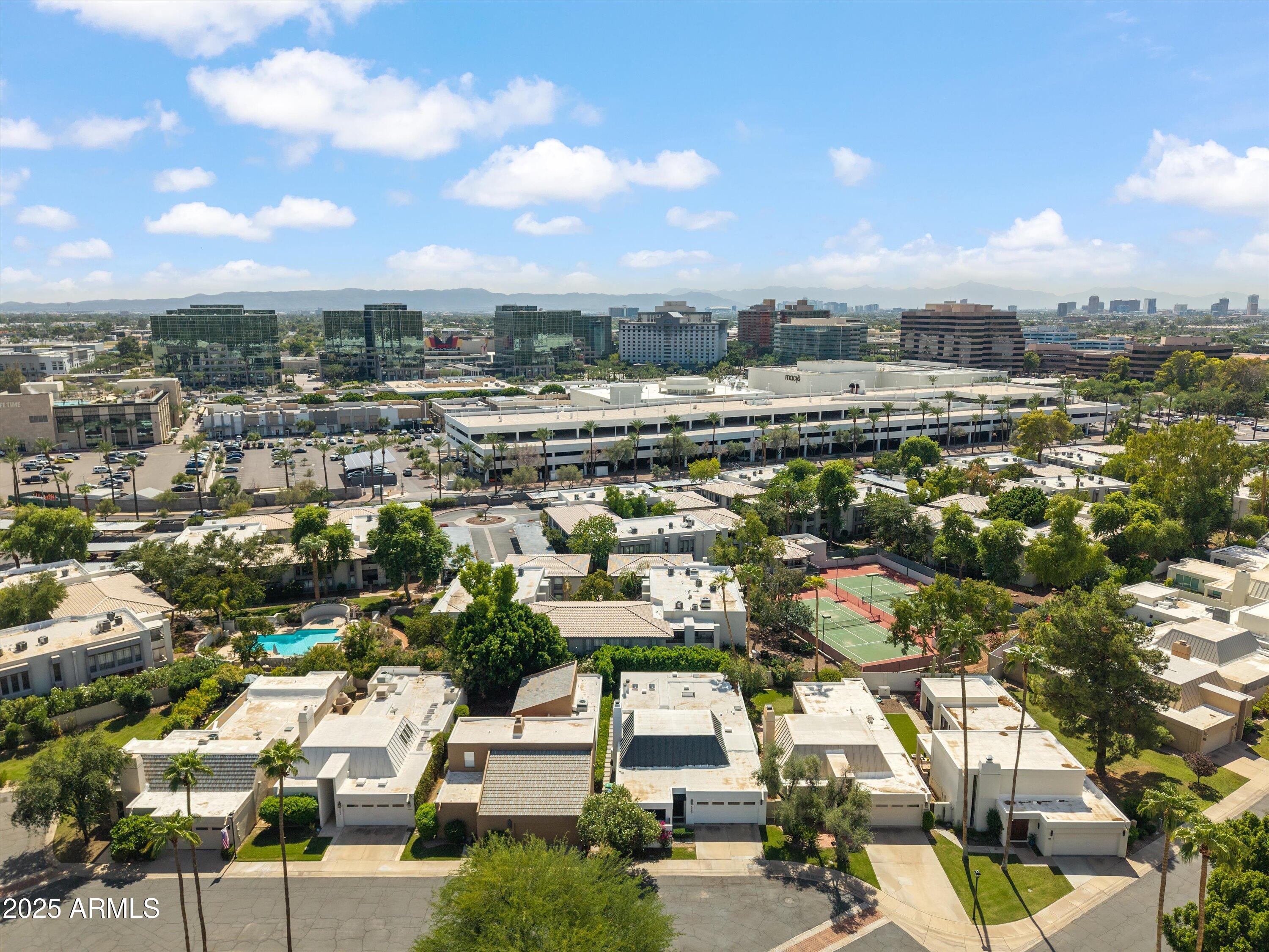 5201 N 24TH Street, 206