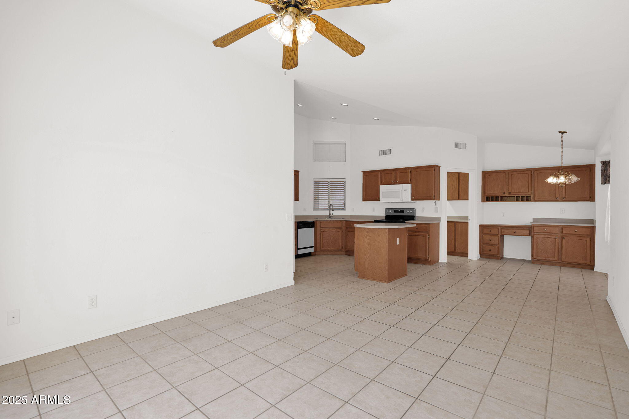 14814 W PICCADILLY Road