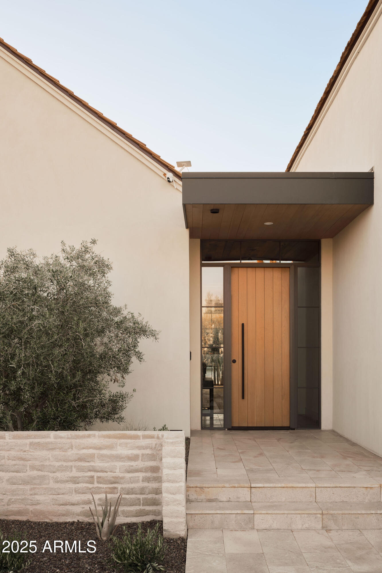 4600 N Rubicon Avenue, 2