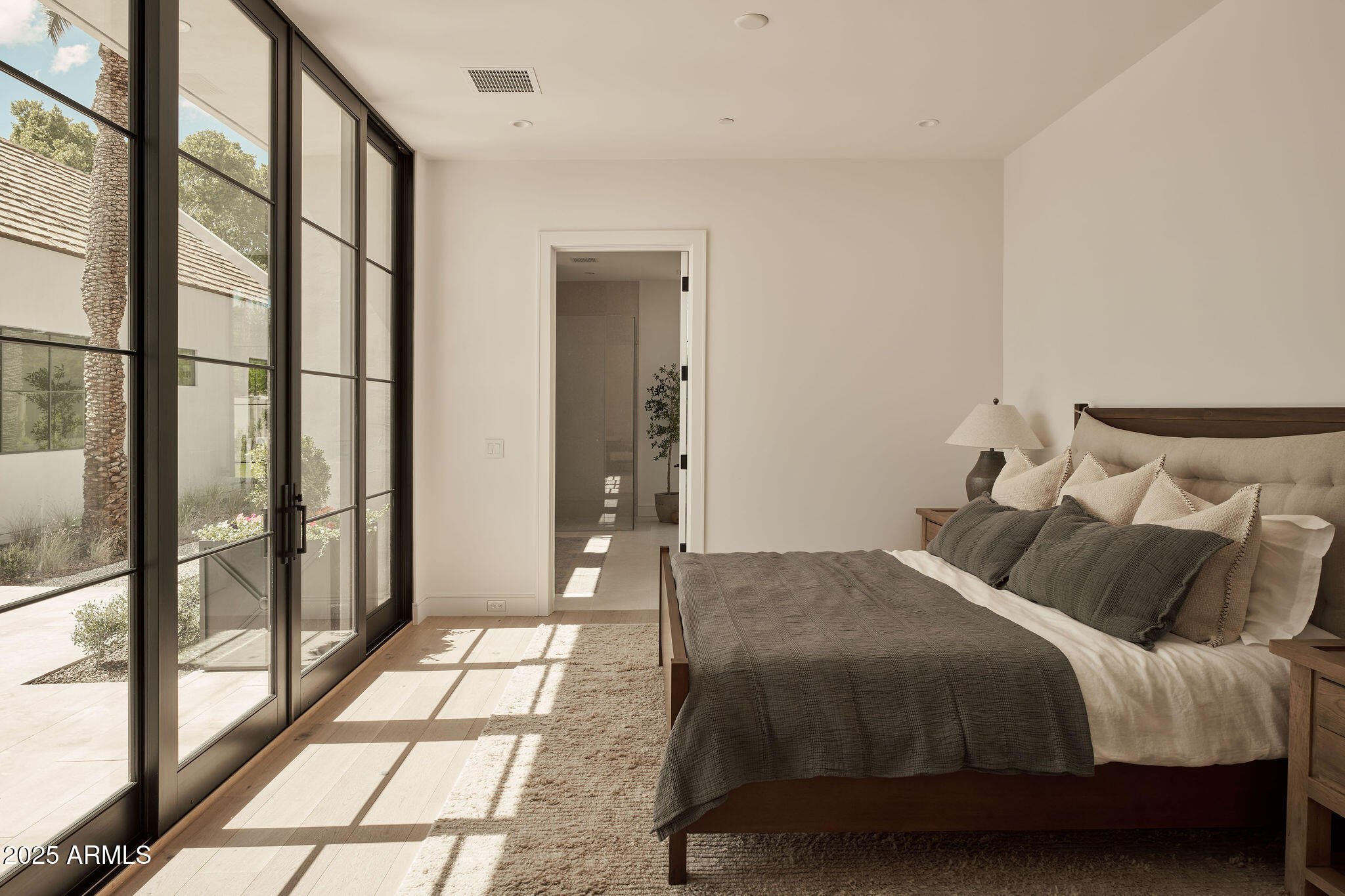 4600 N Rubicon Avenue, 2