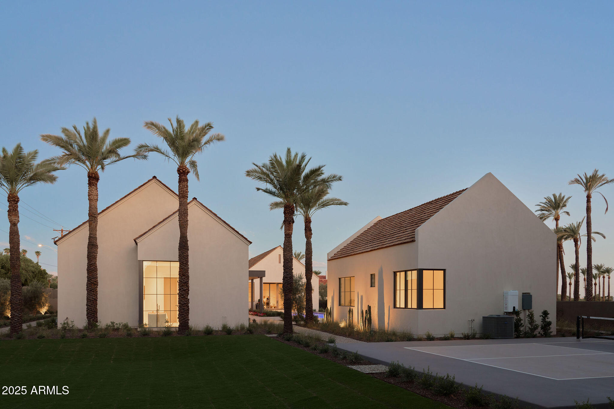 4600 N Rubicon Avenue, 2