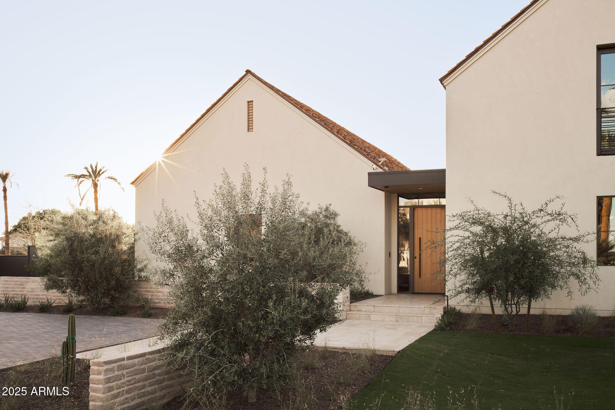 4600 N Rubicon Avenue, 2