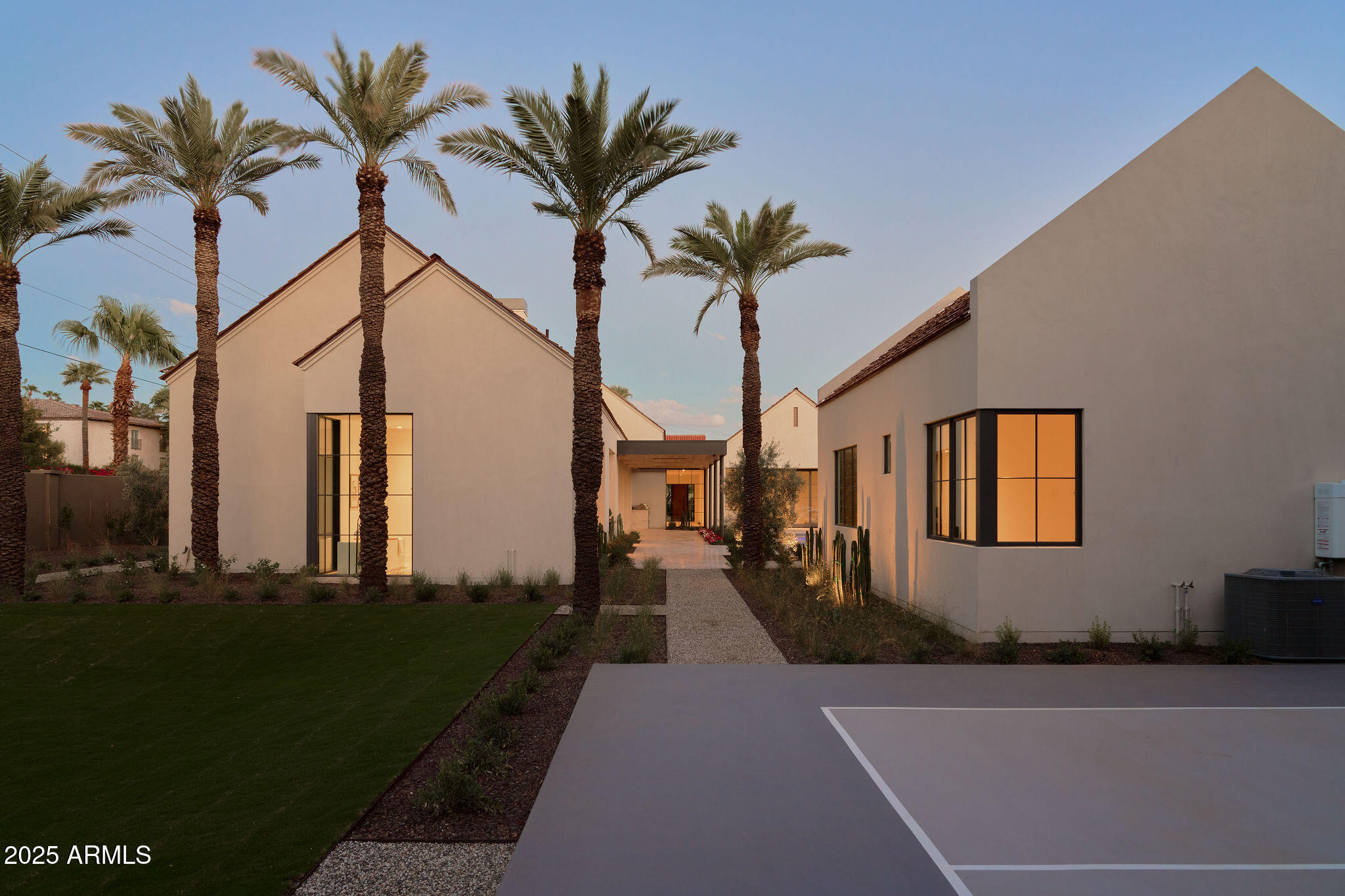 4600 N Rubicon Avenue, 2