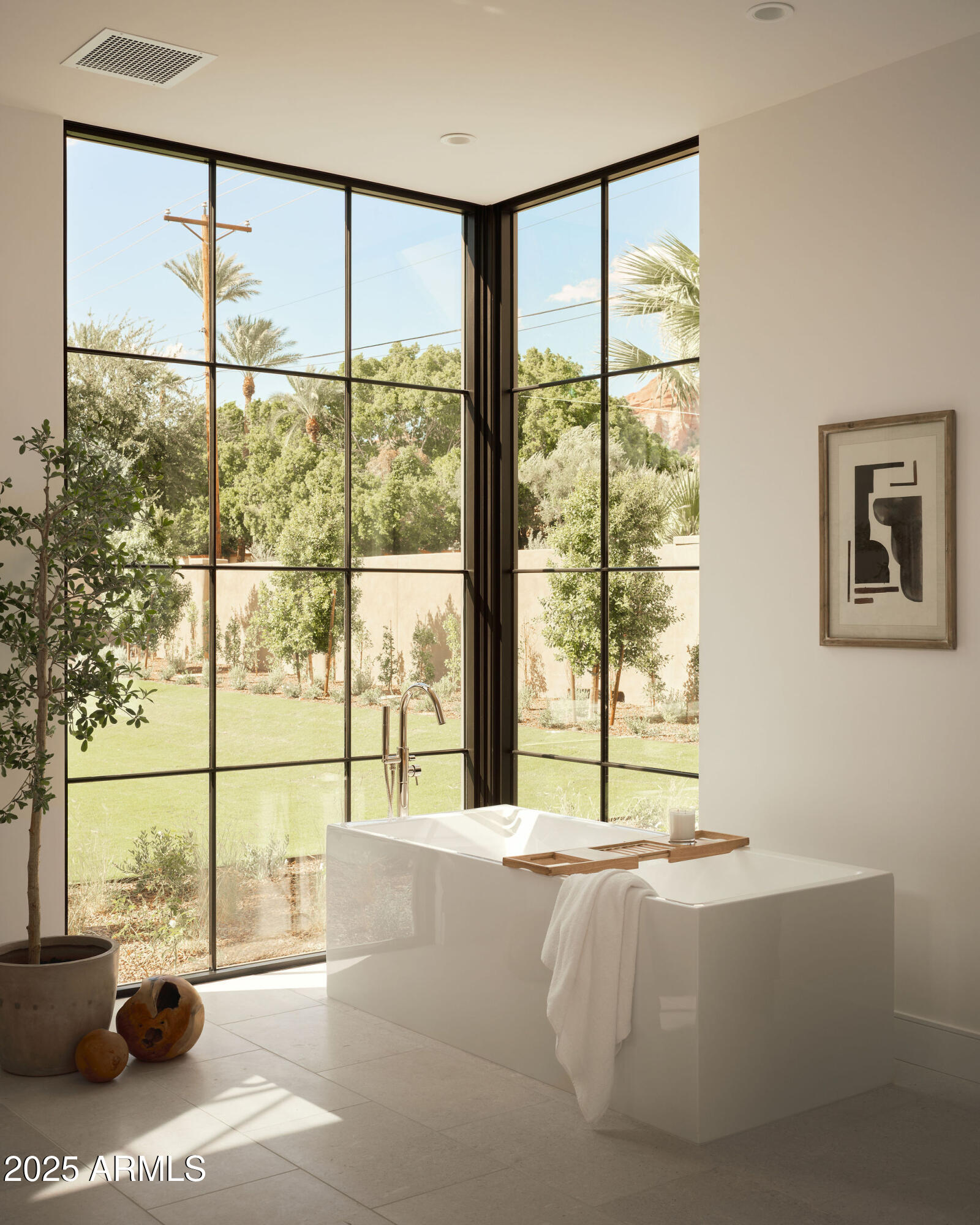 4600 N Rubicon Avenue, 2