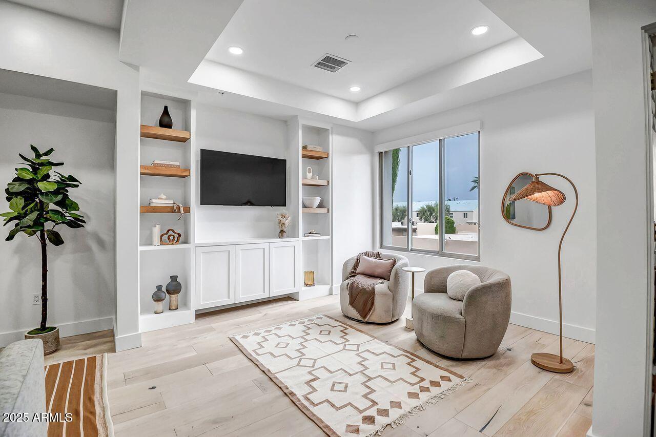 7788 E MAIN Street, 1007