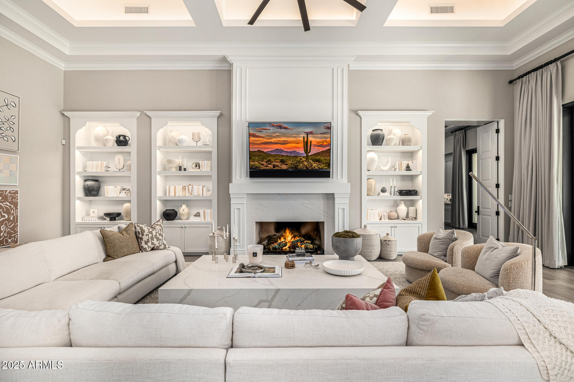 577 W HORSESHOE Place